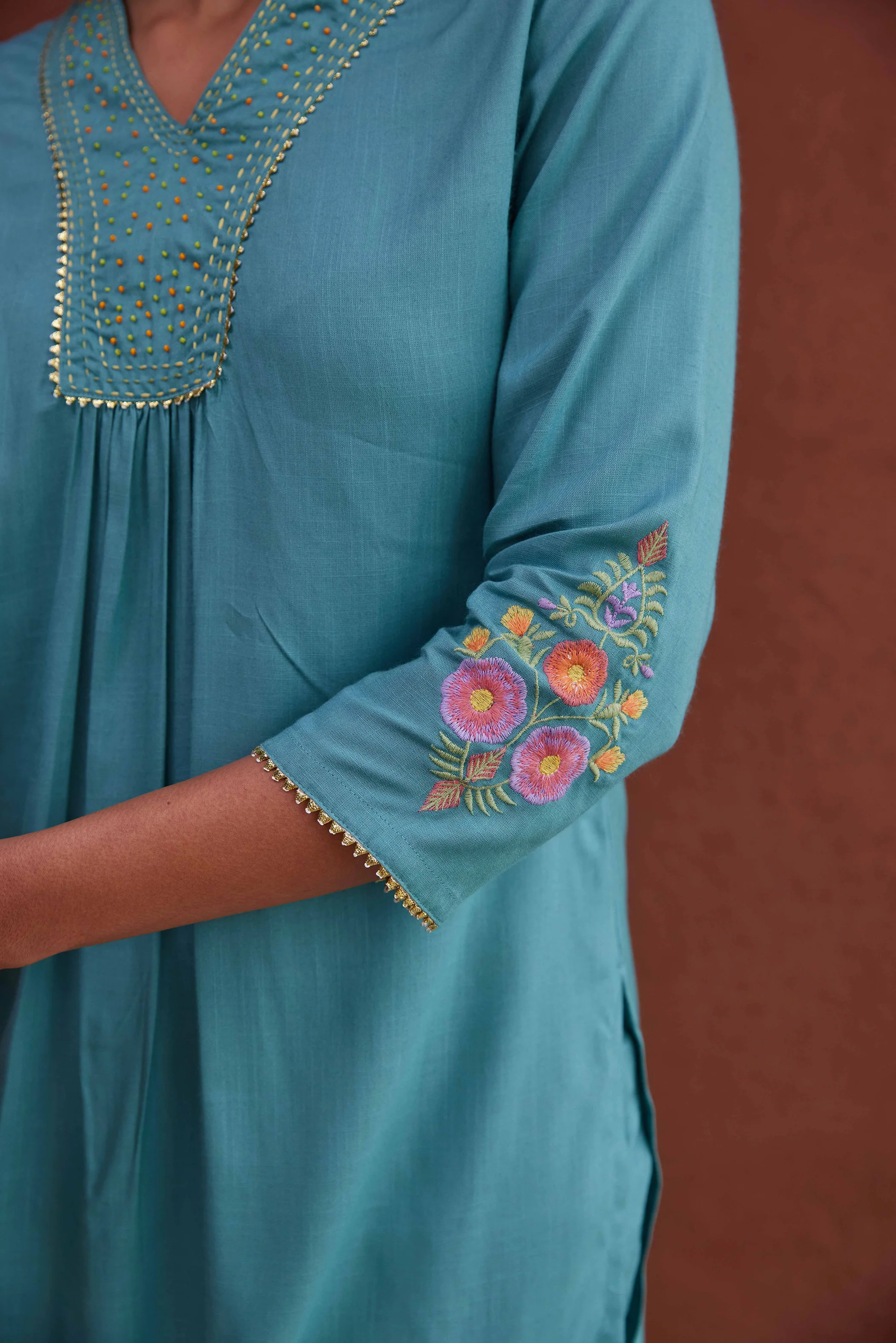 Avanti Peacock Embroidery Cotton Kurta Pant Set - Image 2
