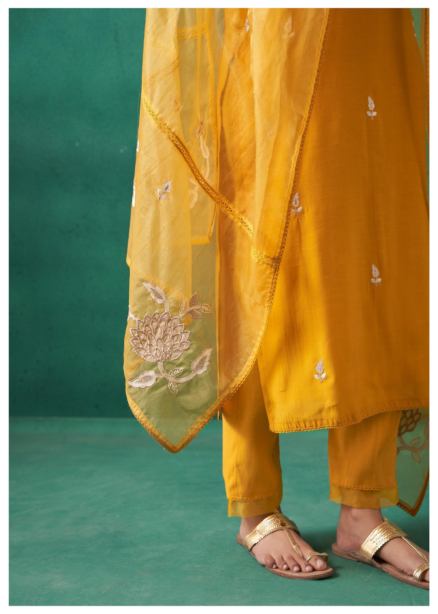 Nadira honey embroided Lawn suit set - Image 5