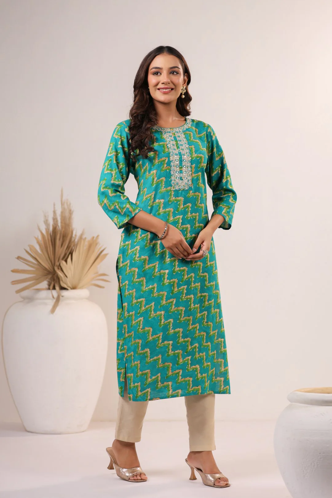 Varisha Verdigris Printed Work Kurti - Image 4