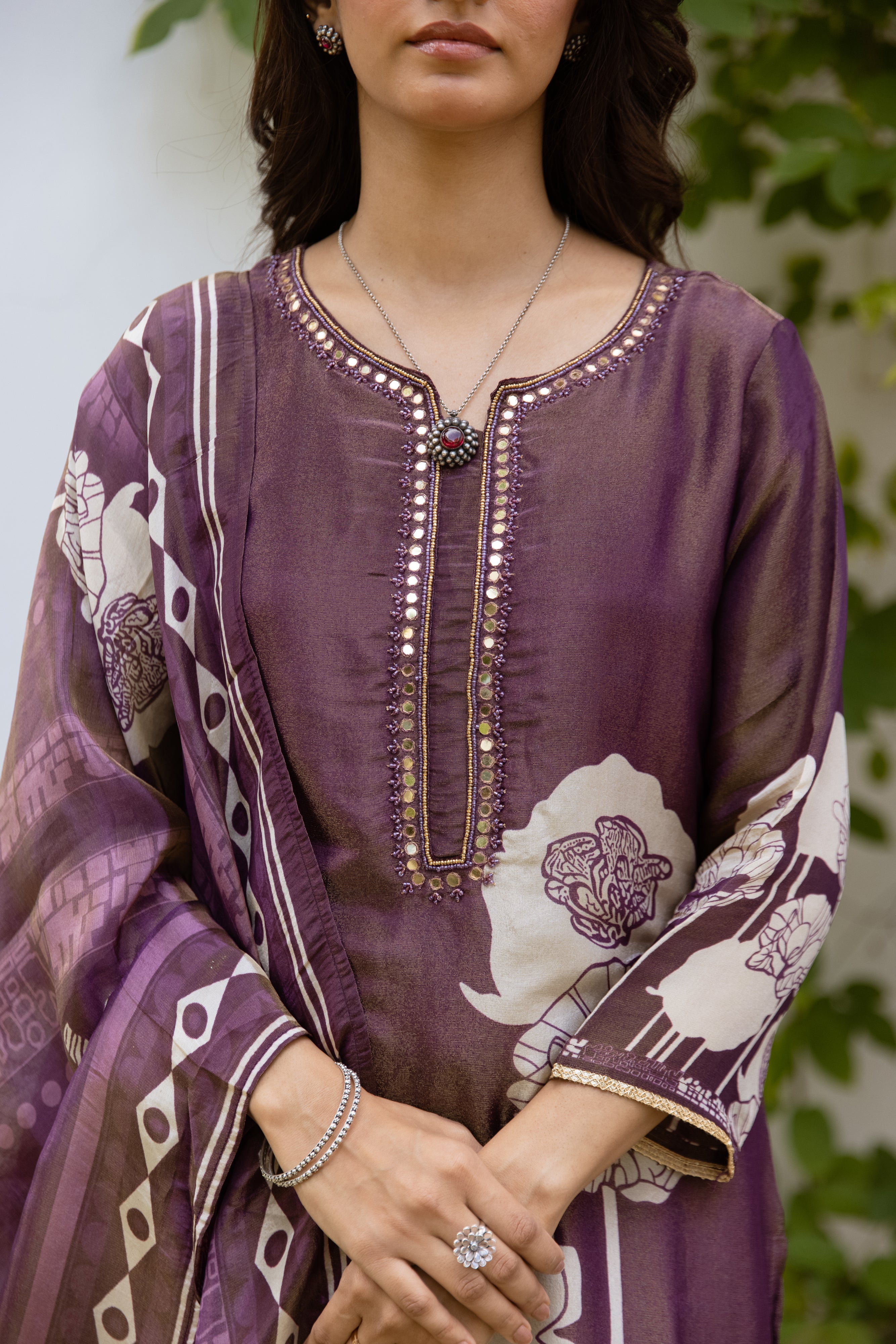 Bakul lily Premium Shimmer Suit set - Image 4