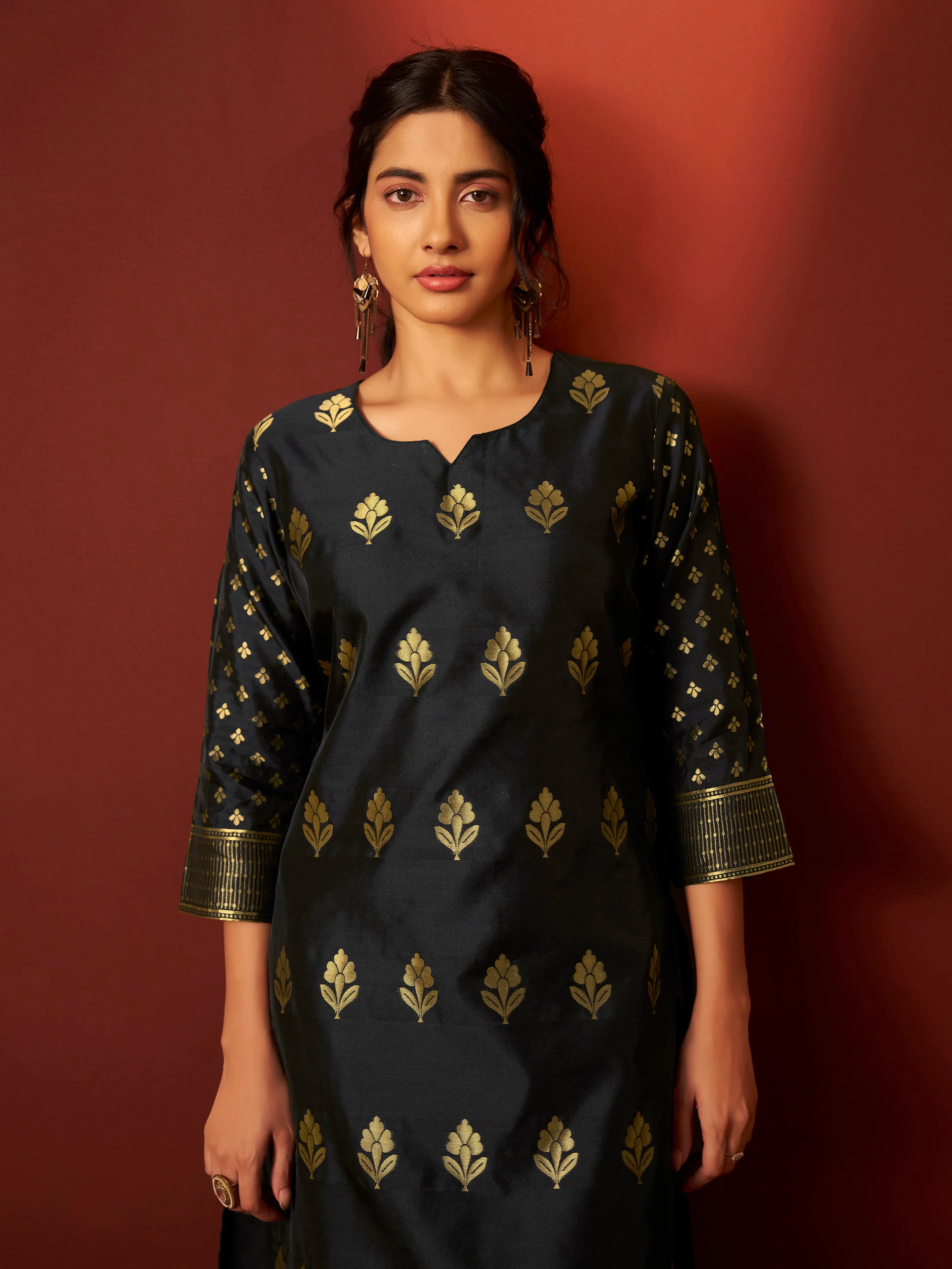 Nisha Onyx Heavy Suit Set - Image 2