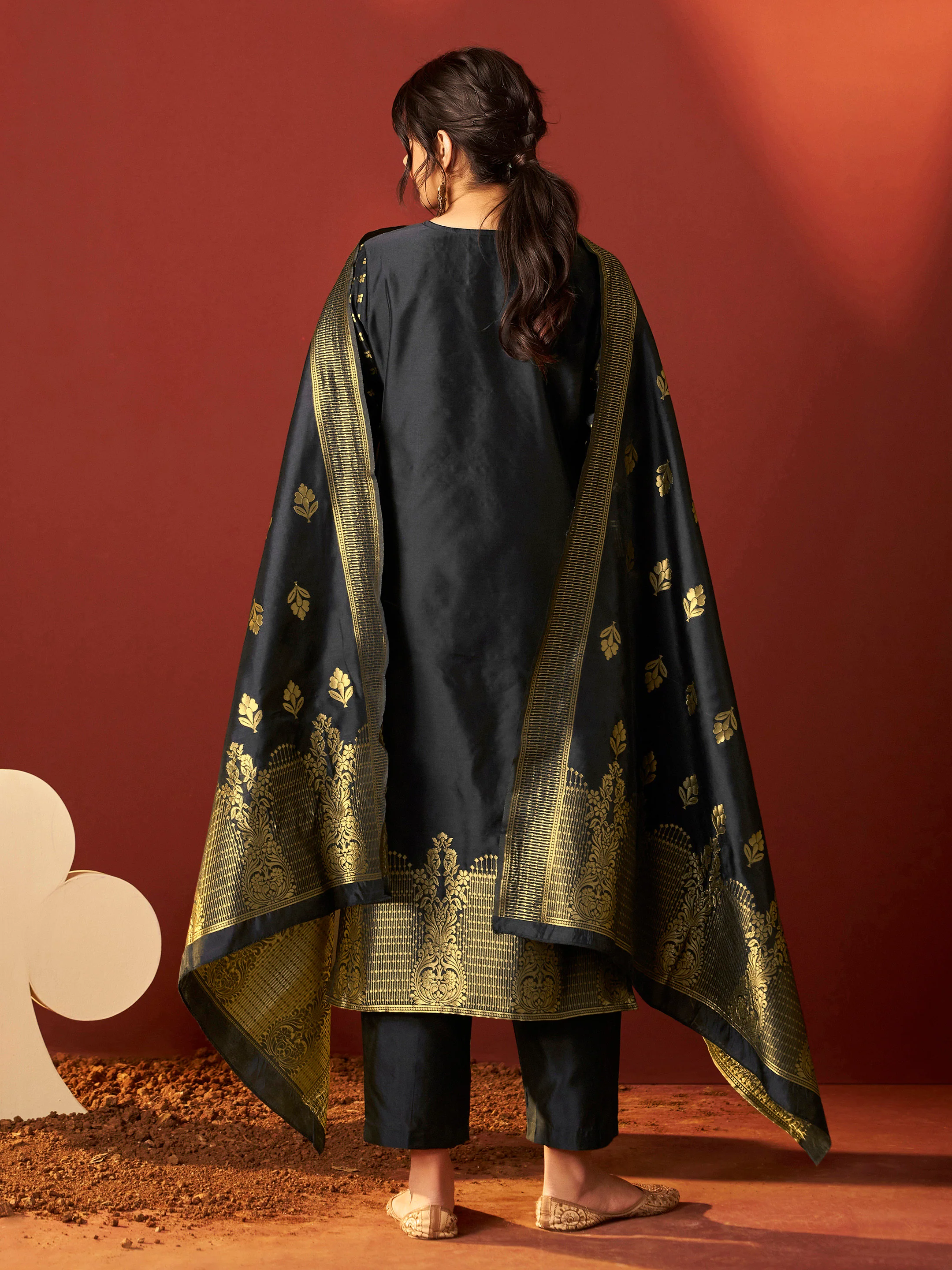 Nisha Onyx Heavy Suit Set - Image 3