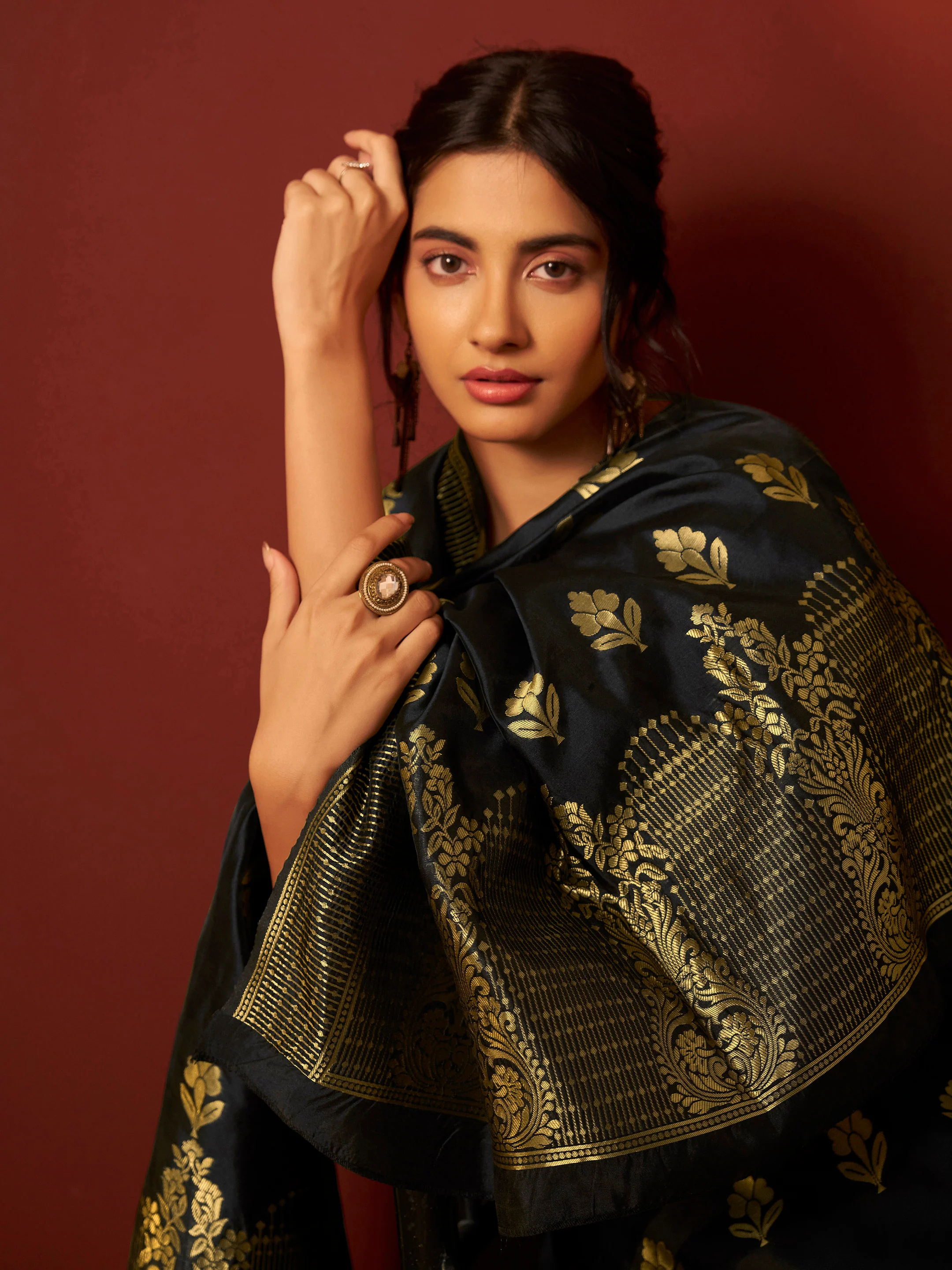 Nisha Onyx Heavy Suit Set - Image 4