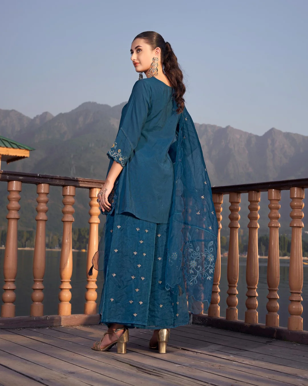 Nisha Casal Embroidered Suit Set - Image 3