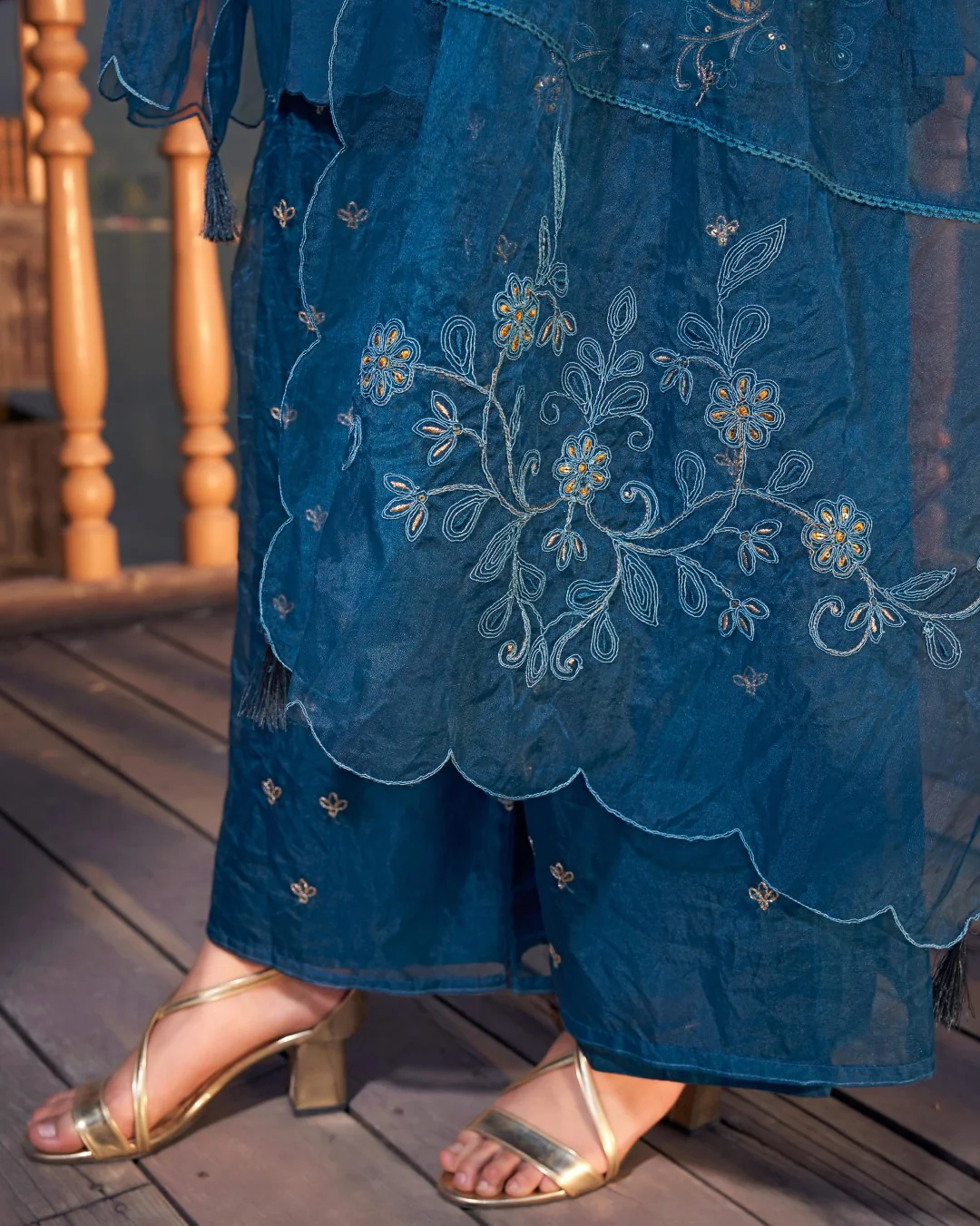 Nisha Casal Embroidered Suit Set - Image 8