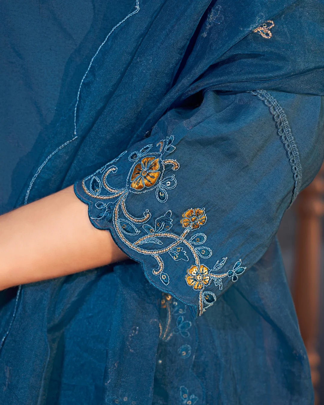 Nisha Casal Embroidered Suit Set - Image 9