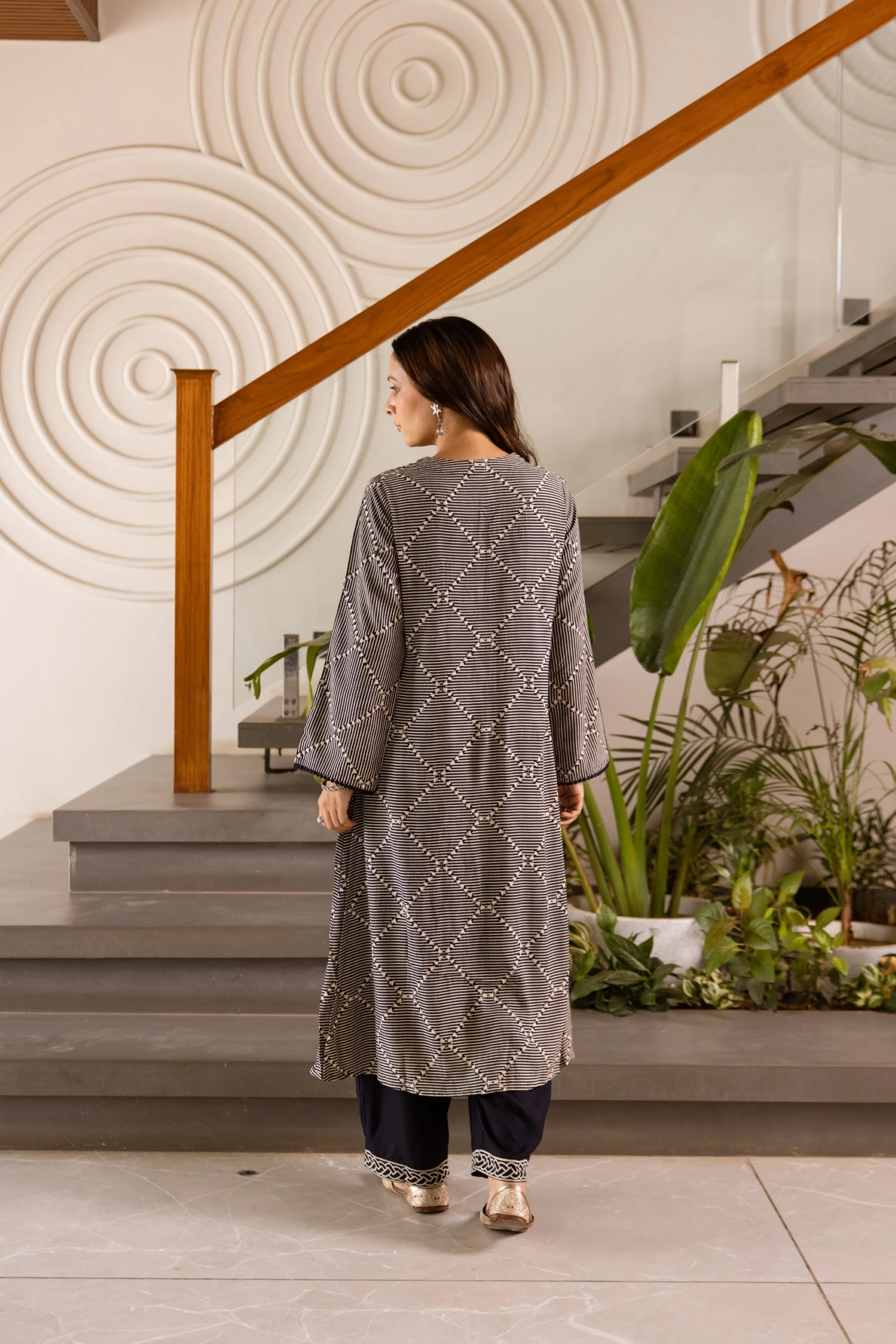 Kabool Stone Printed Kurta pant set - Image 3