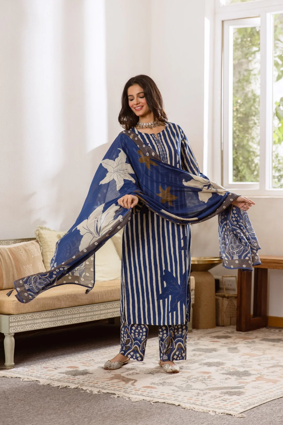 Karen Gilia Cotton Suit Set - Image 5