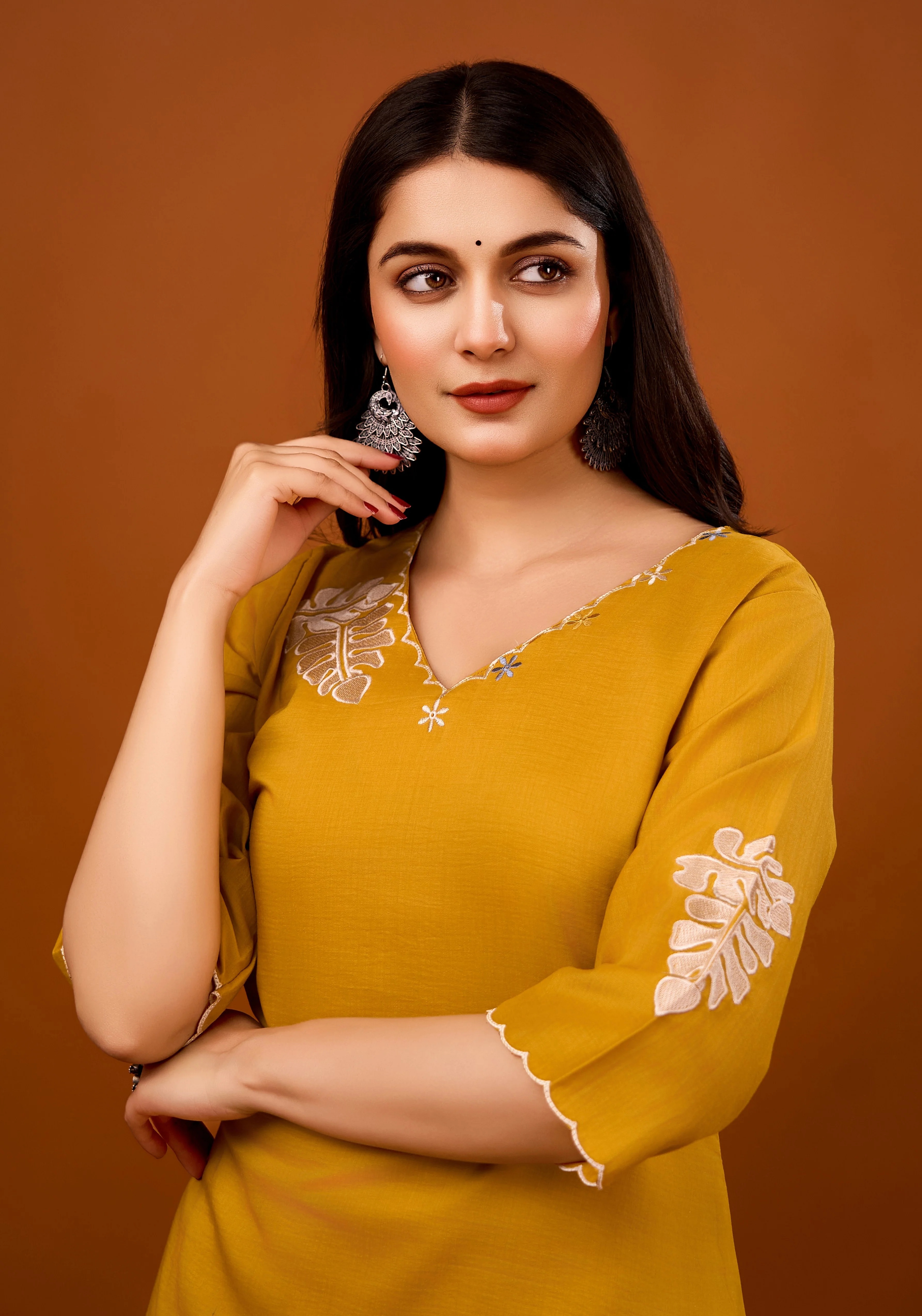 Nivedita Amber Embrodiered Co-ord Set - Image 2