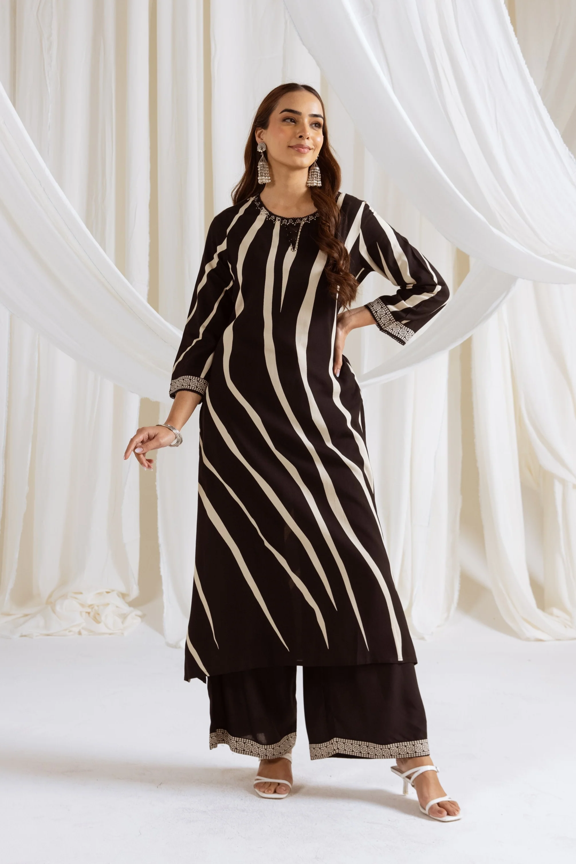 Bakul Raven Printed Kurta pant set - Image 4