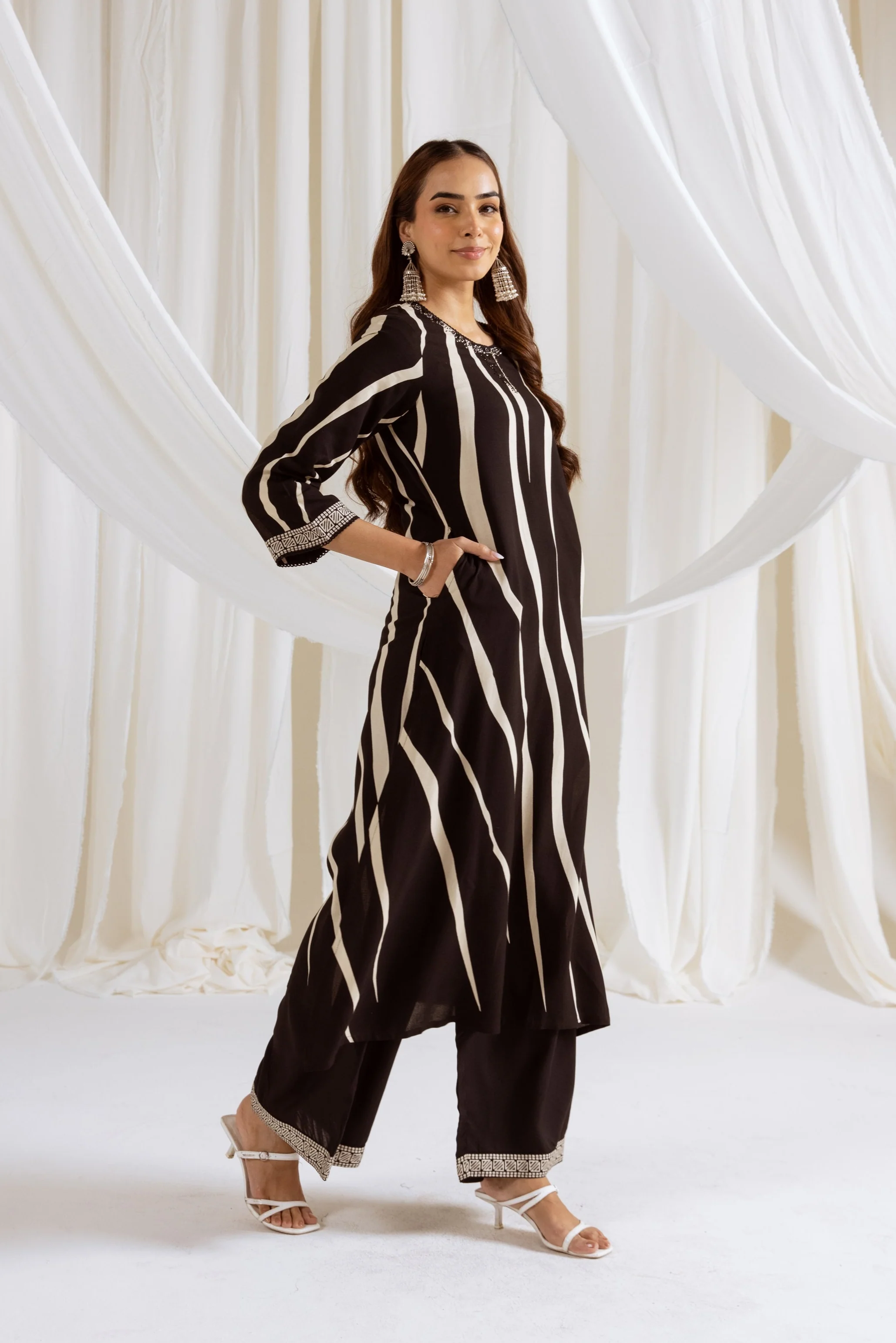 Bakul Raven Printed Kurta pant set - Image 5