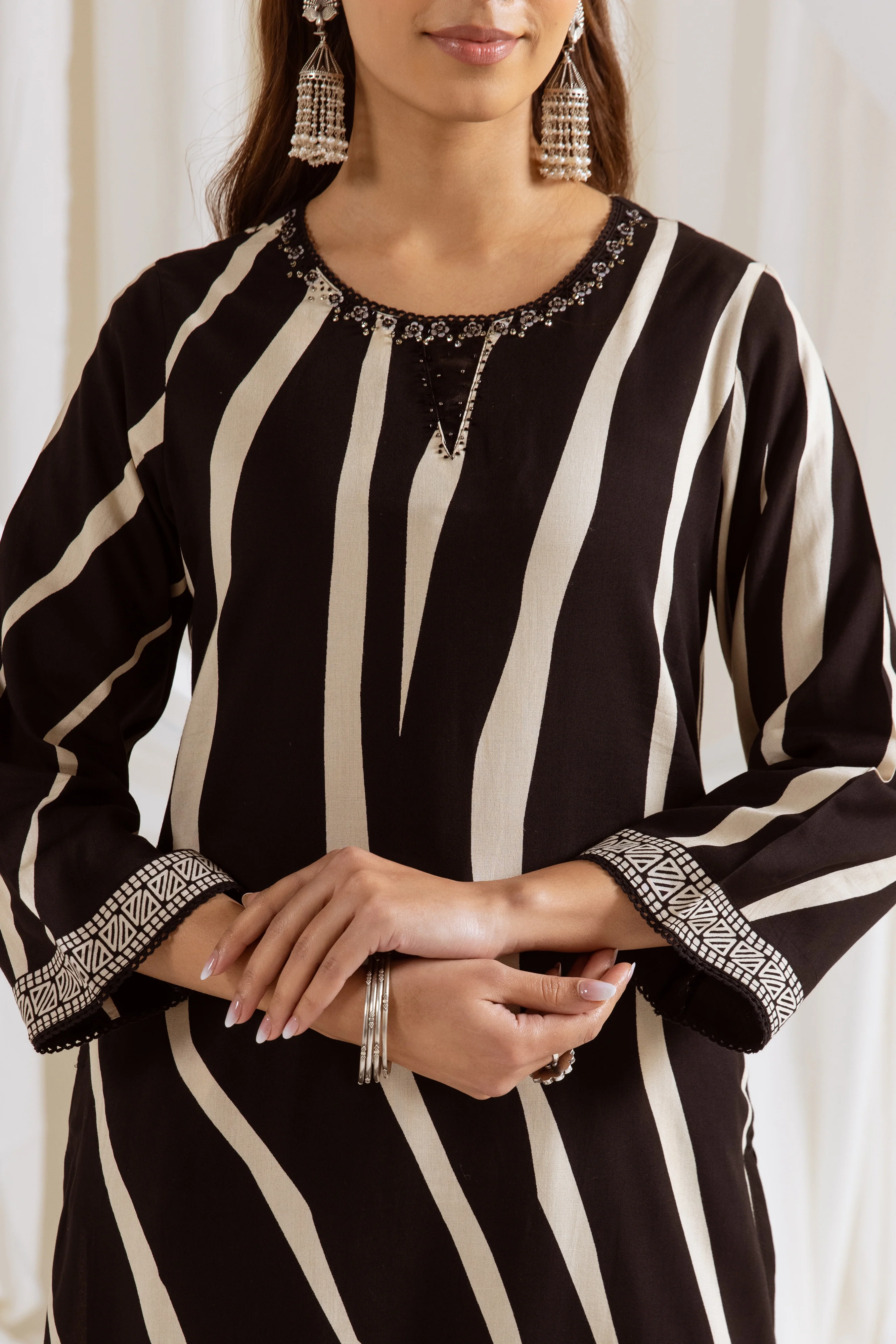 Bakul Raven Printed Kurta pant set - Image 6