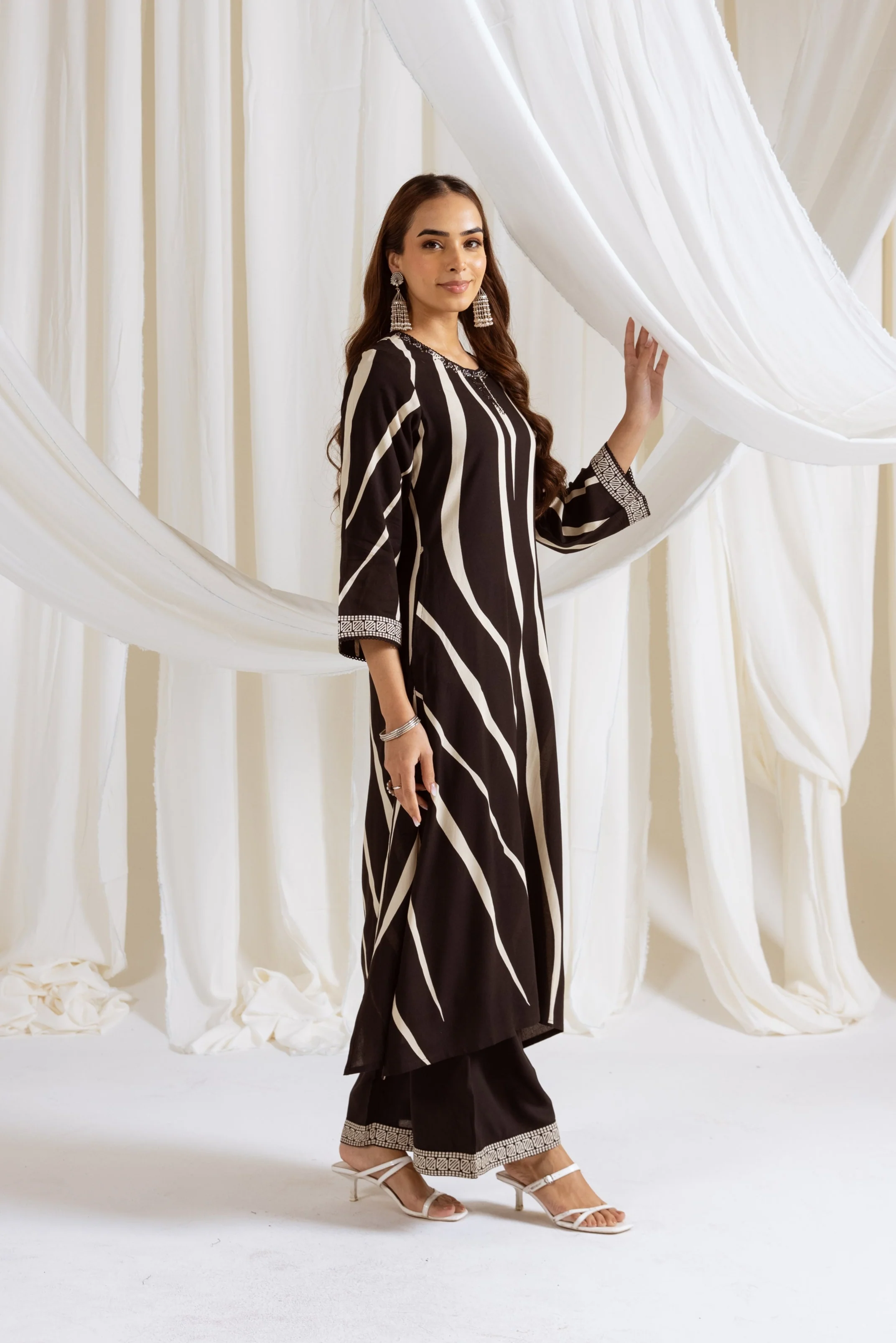 Bakul Raven Printed Kurta pant set - Image 7