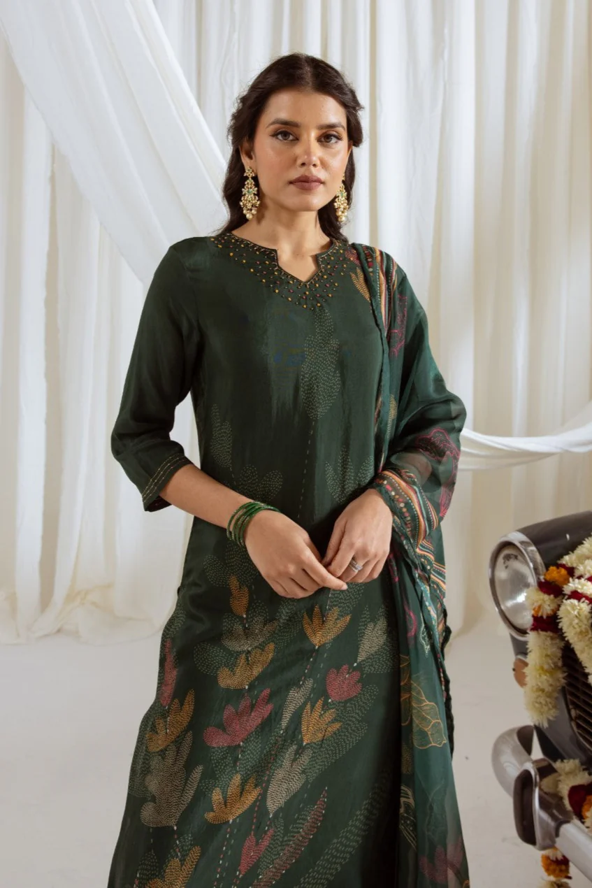Saisha saber premium digital print muslin suit set - Image 2