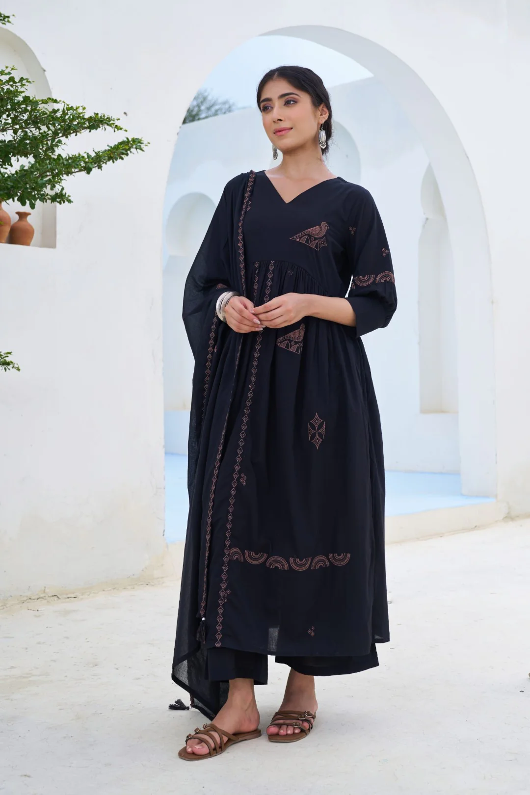 Sonpal Onyx embroidery cotton suit set - Image 4