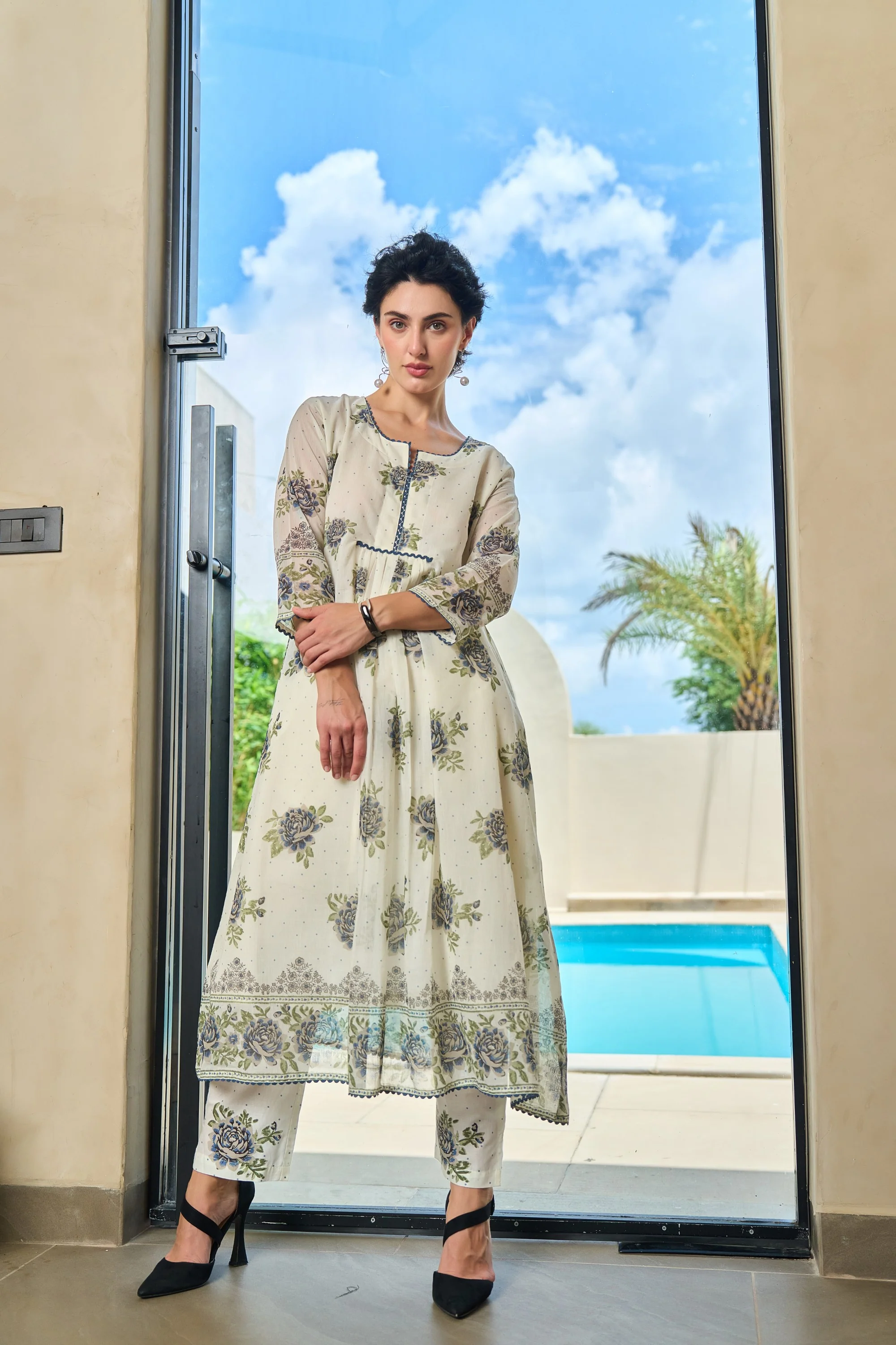 Tiara monochrome cotton kurta pant set - Image 10