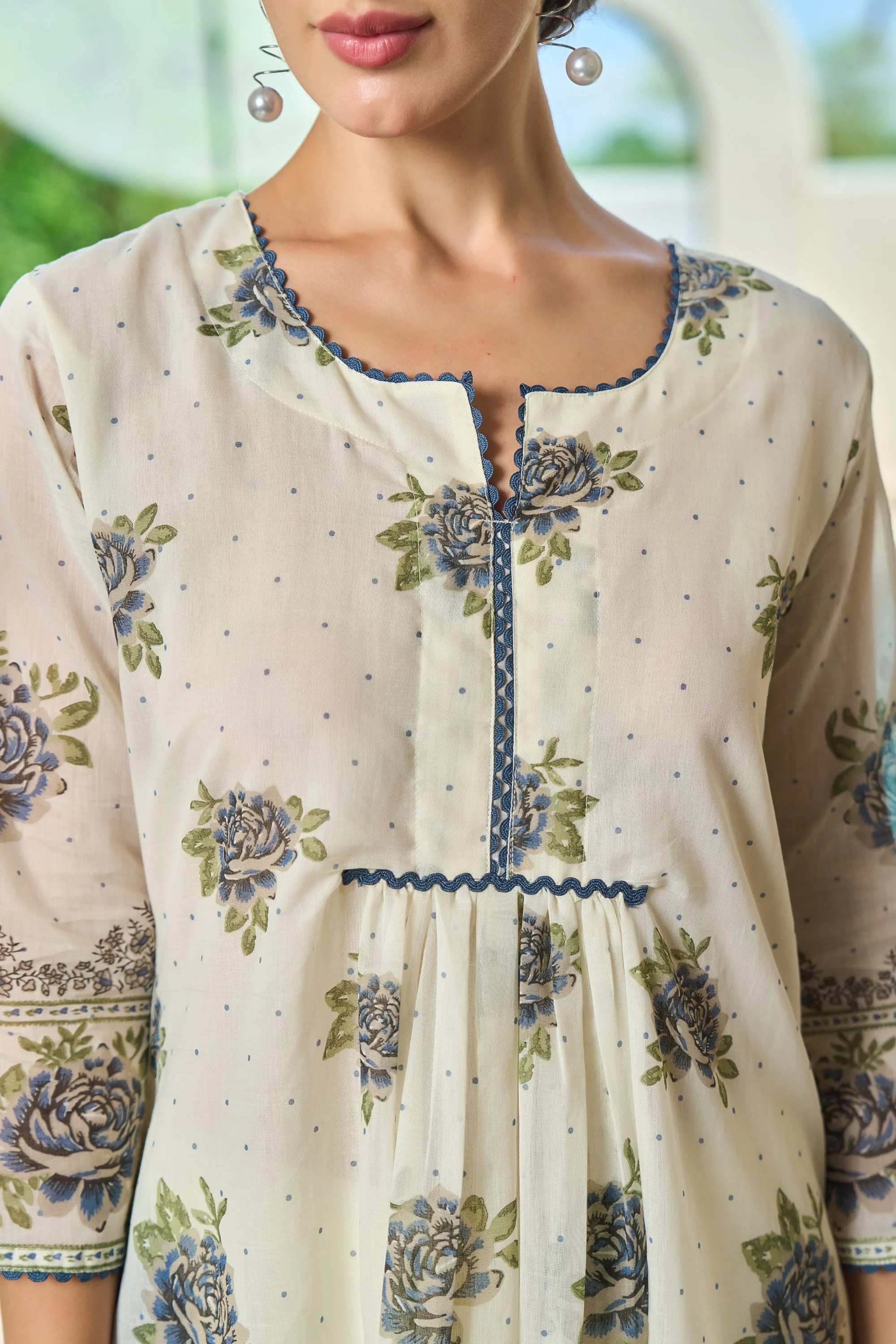 Tiara monochrome cotton kurta pant set - Image 11