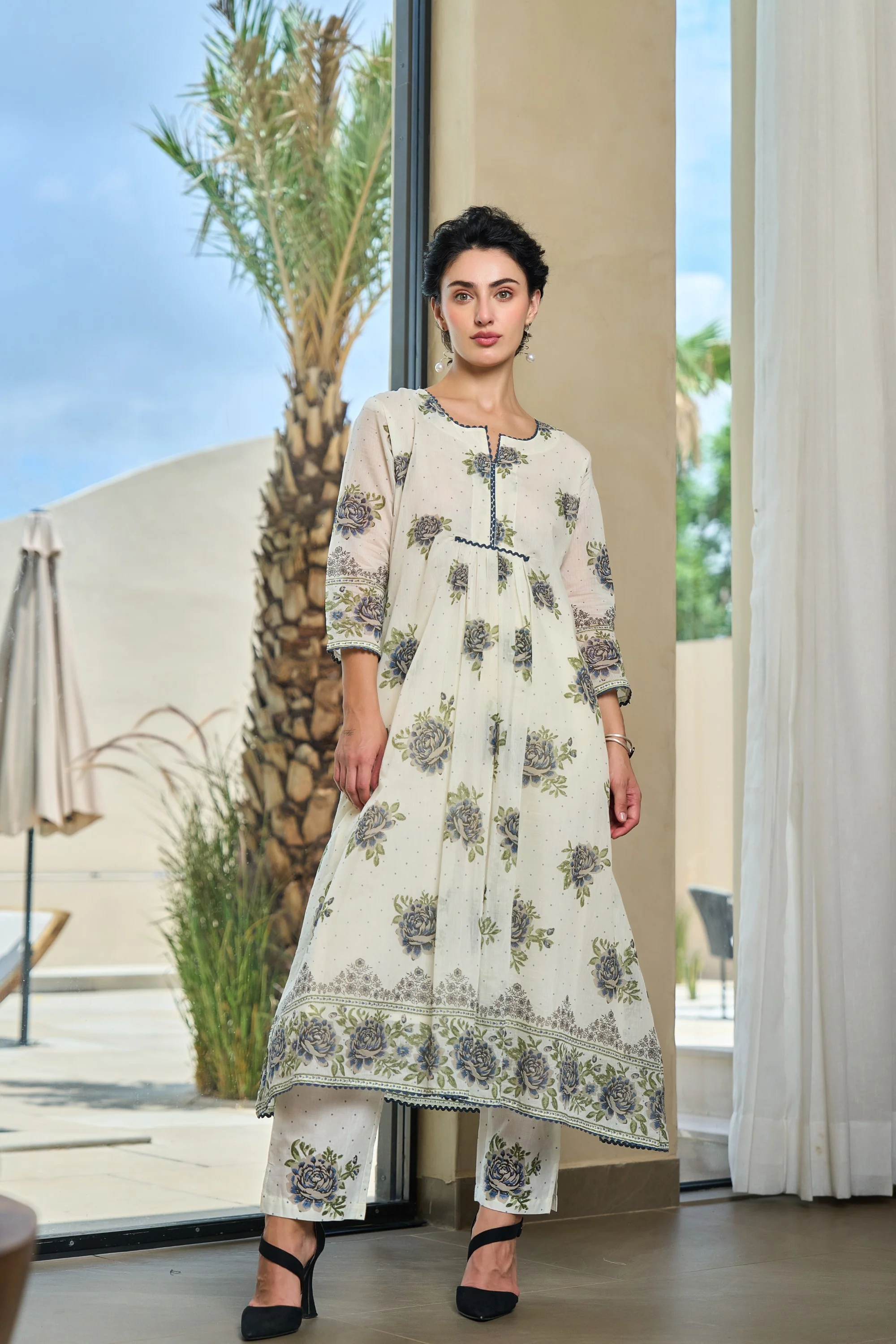 Tiara monochrome cotton kurta pant set - Image 12
