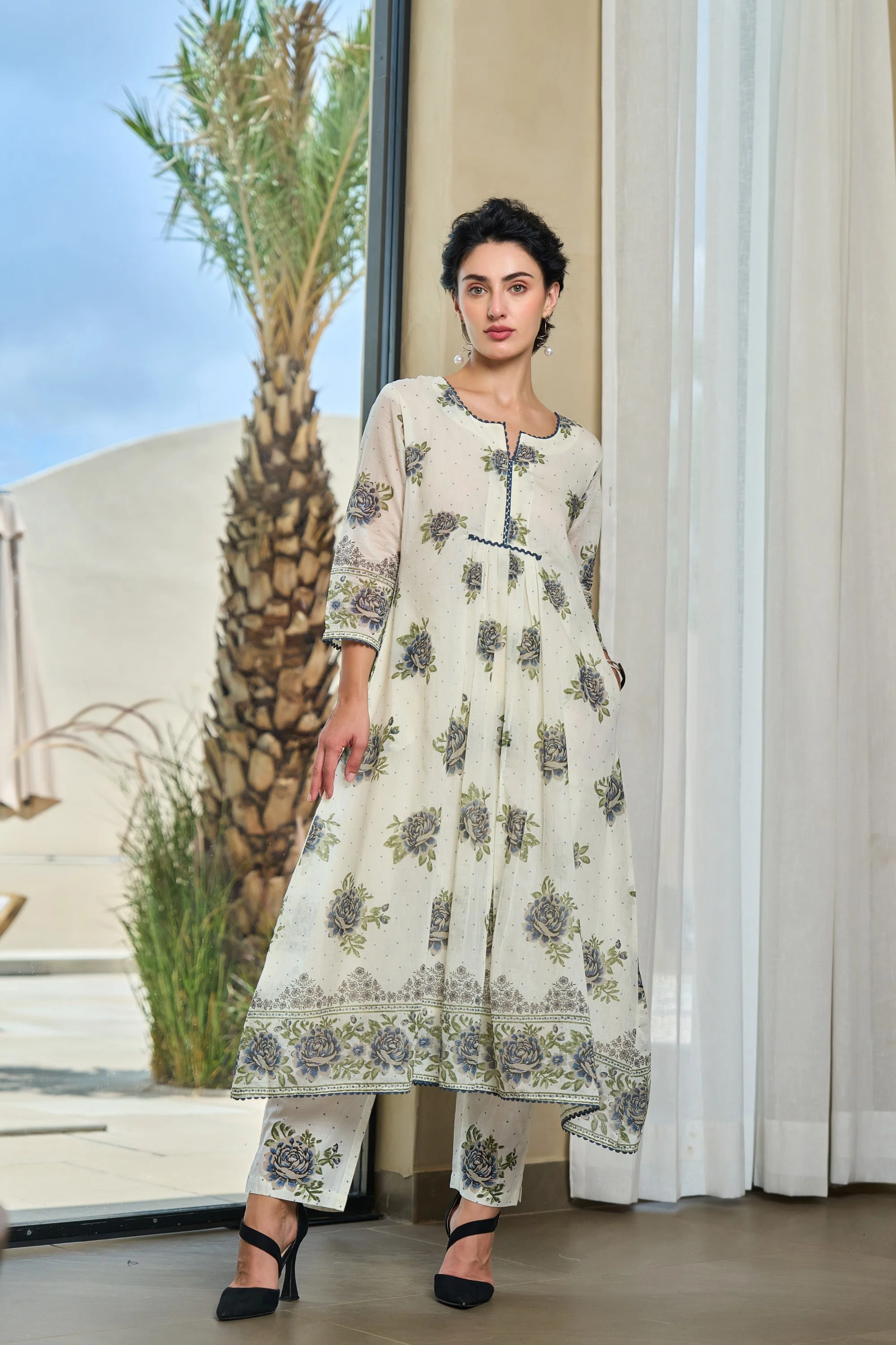 Tiara monochrome cotton kurta pant set - Image 13