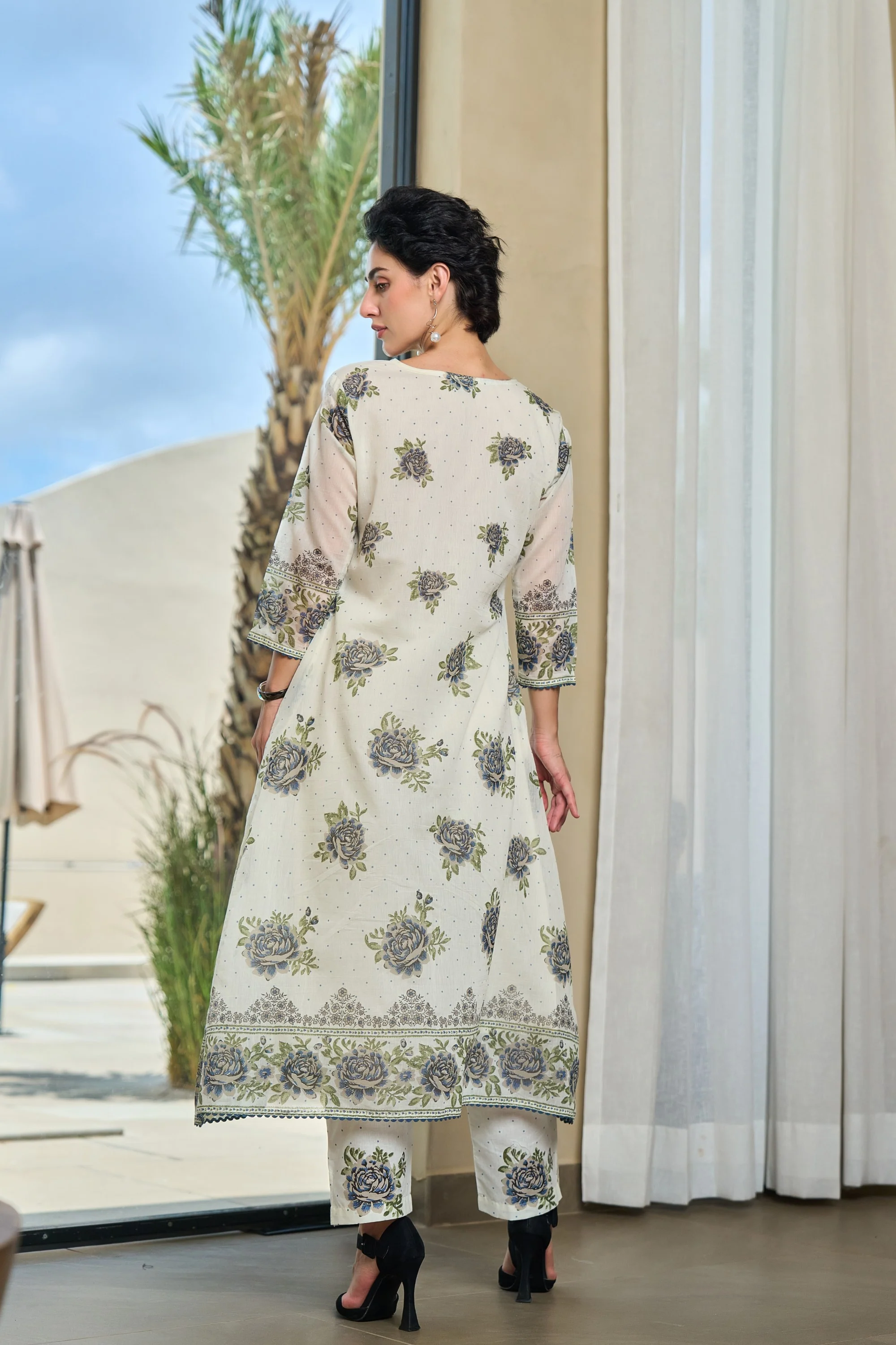 Tiara monochrome cotton kurta pant set - Image 3