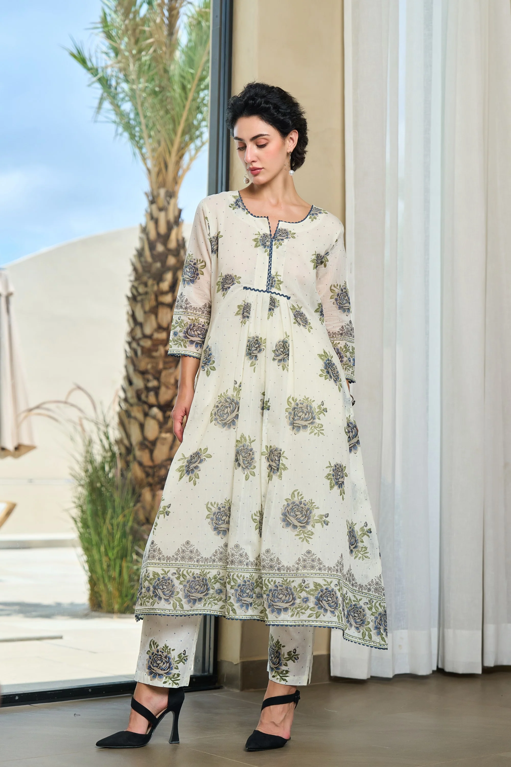 Tiara monochrome cotton kurta pant set - Image 6