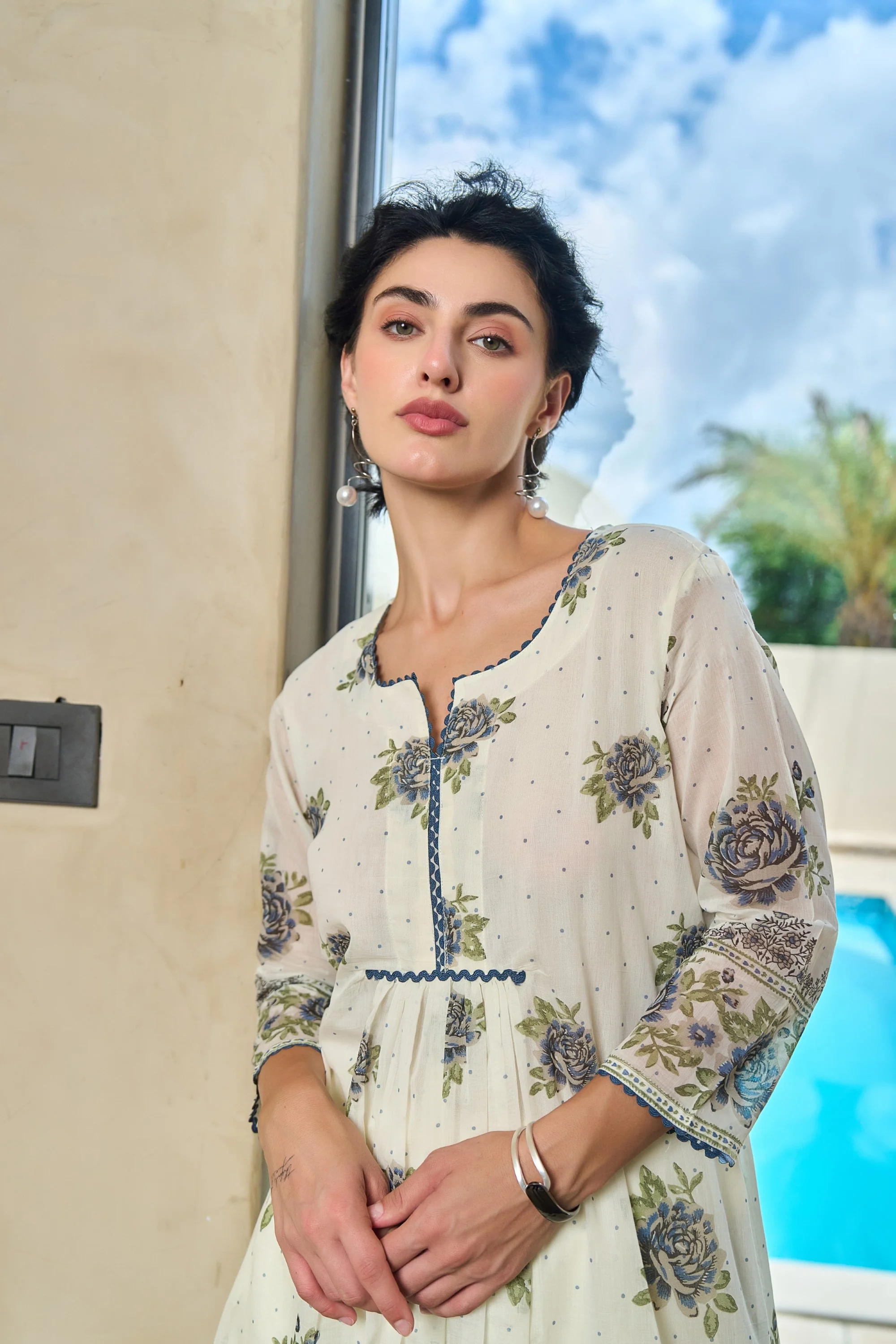 Tiara monochrome cotton kurta pant set - Image 9
