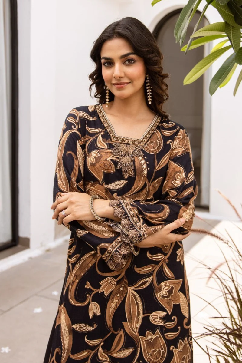 Toran sable printed kurta pant set - Image 2