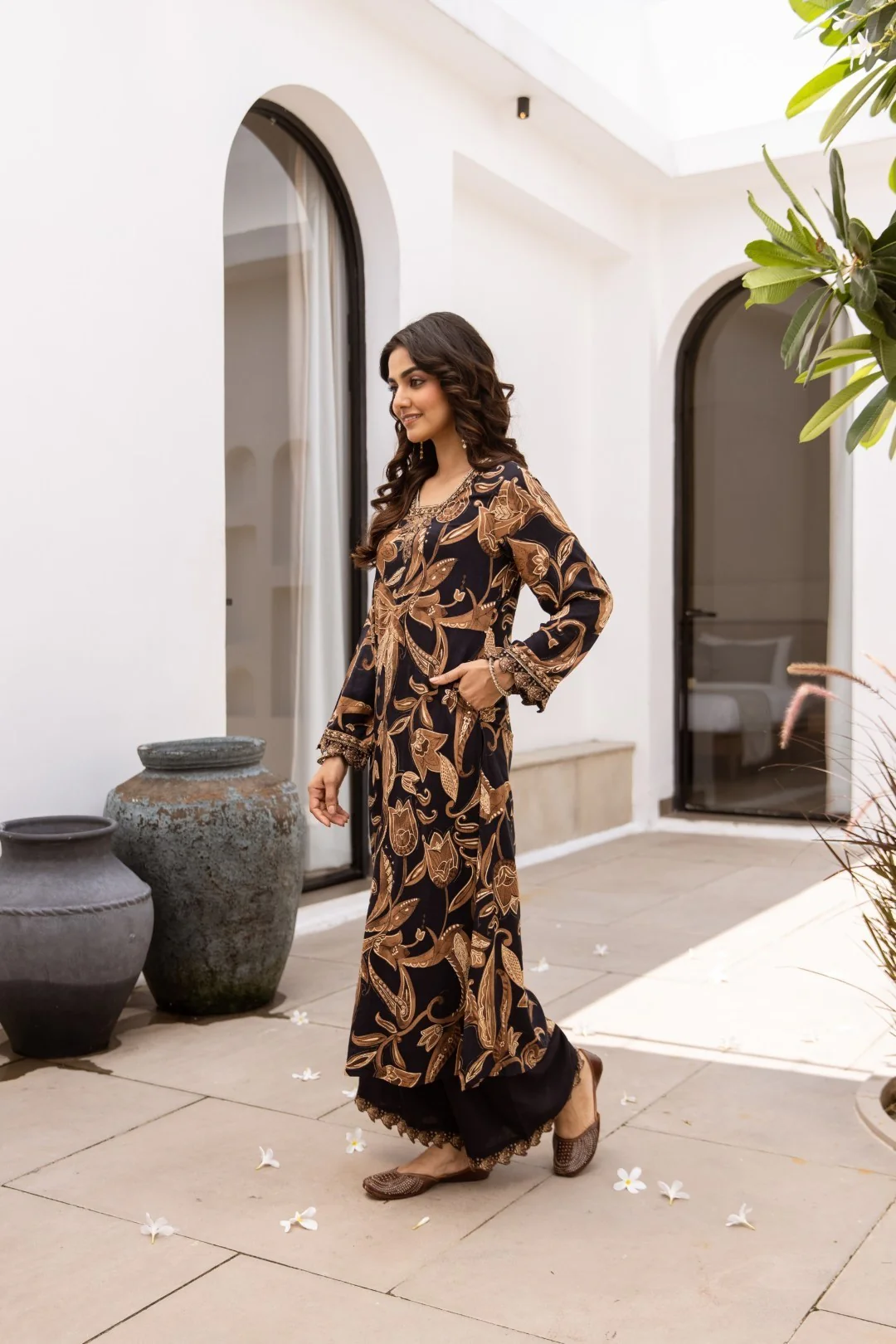 Toran sable printed kurta pant set - Image 3