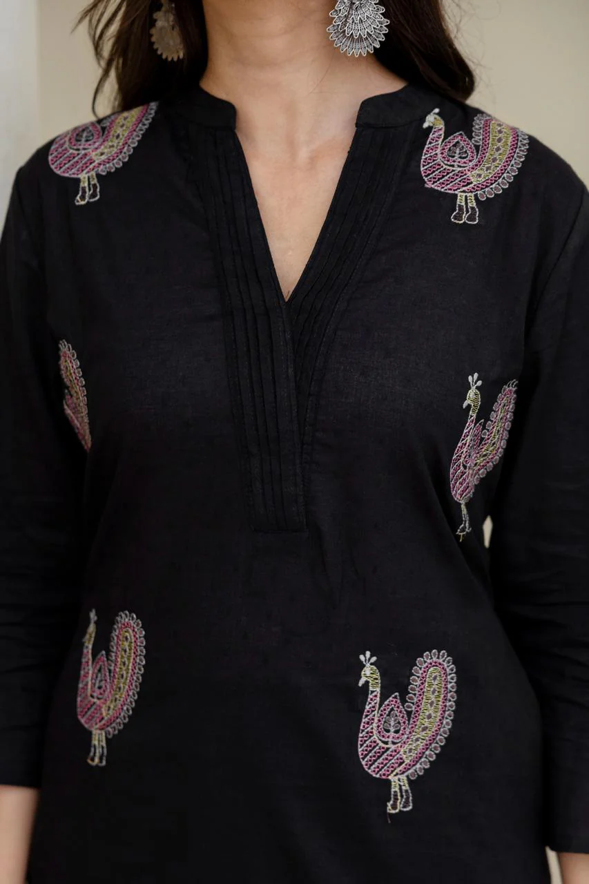 Mokabara Jade Embroidery Cotton Kurta Pant Set - Image 4