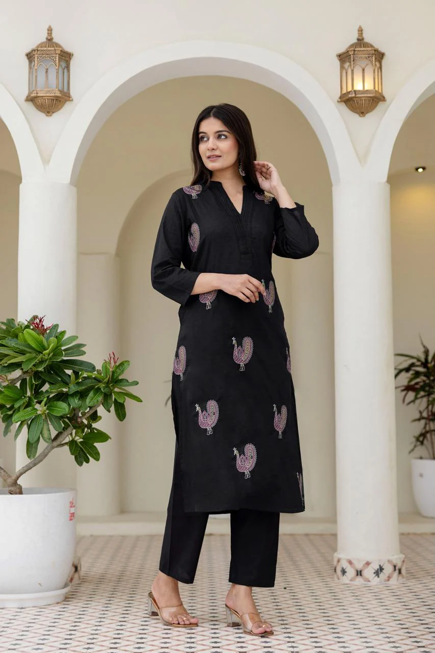 Mokabara Jade Embroidery Cotton Kurta Pant Set - Image 5