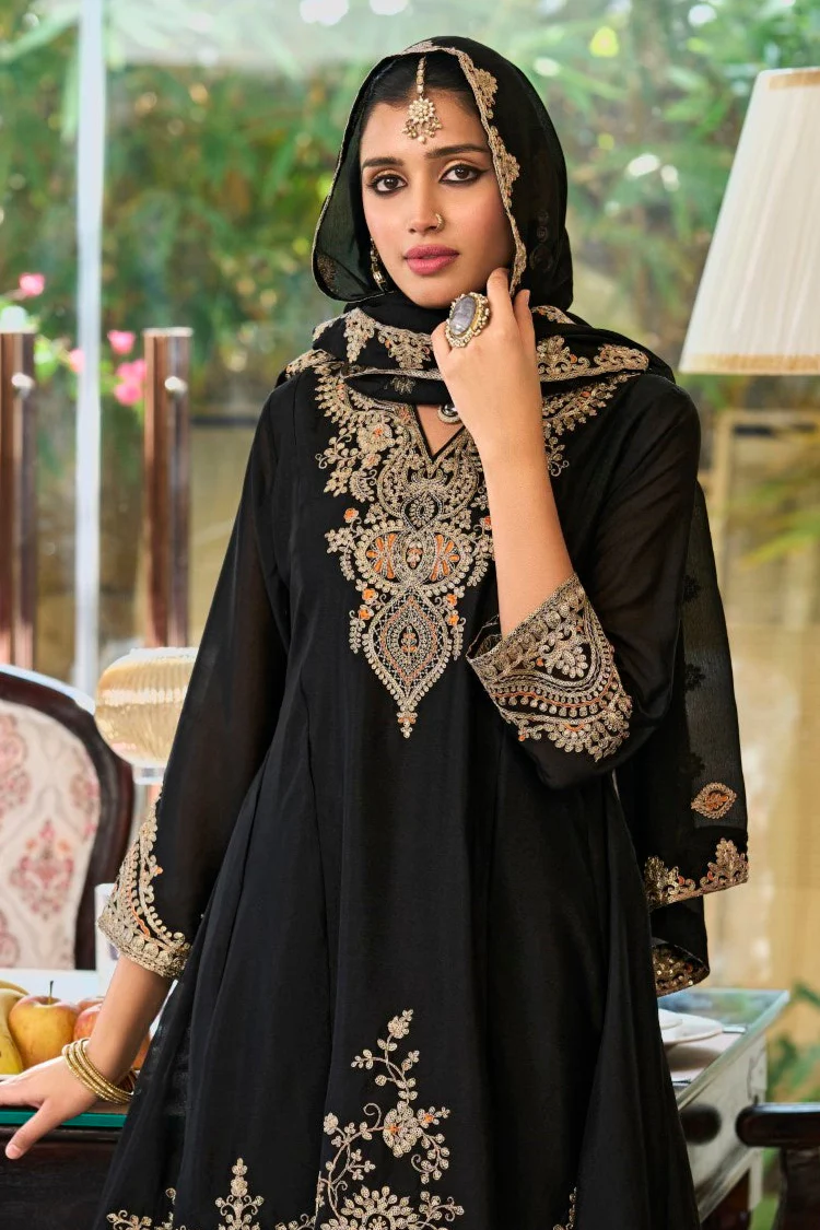 Roshandan Onyx Full work gharara set - Image 2