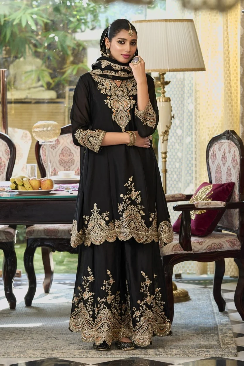 Roshandan Onyx Full work gharara set - Image 4