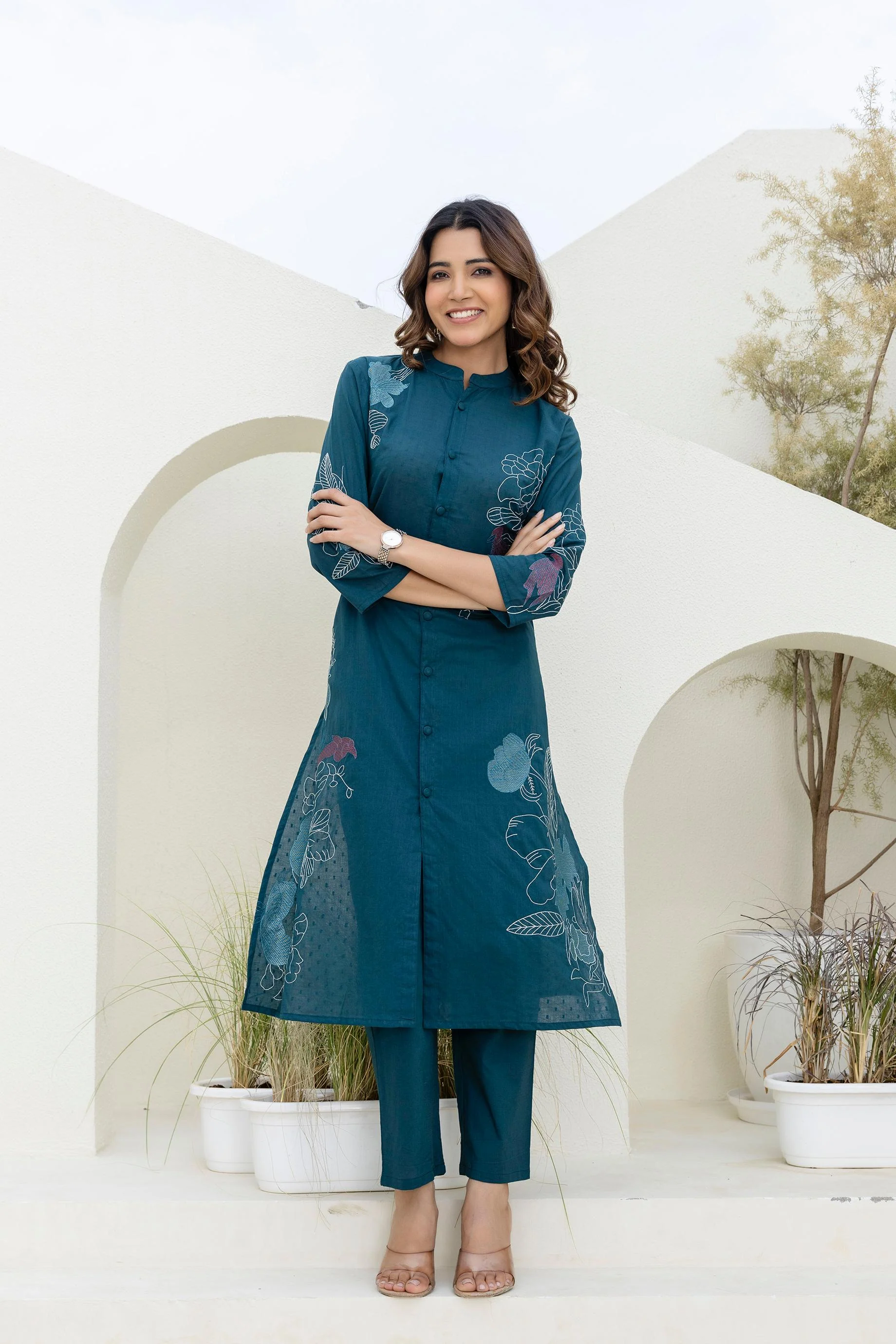 Mokabara Fern Embroidered Cotton Kurta Pant Set - Image 12