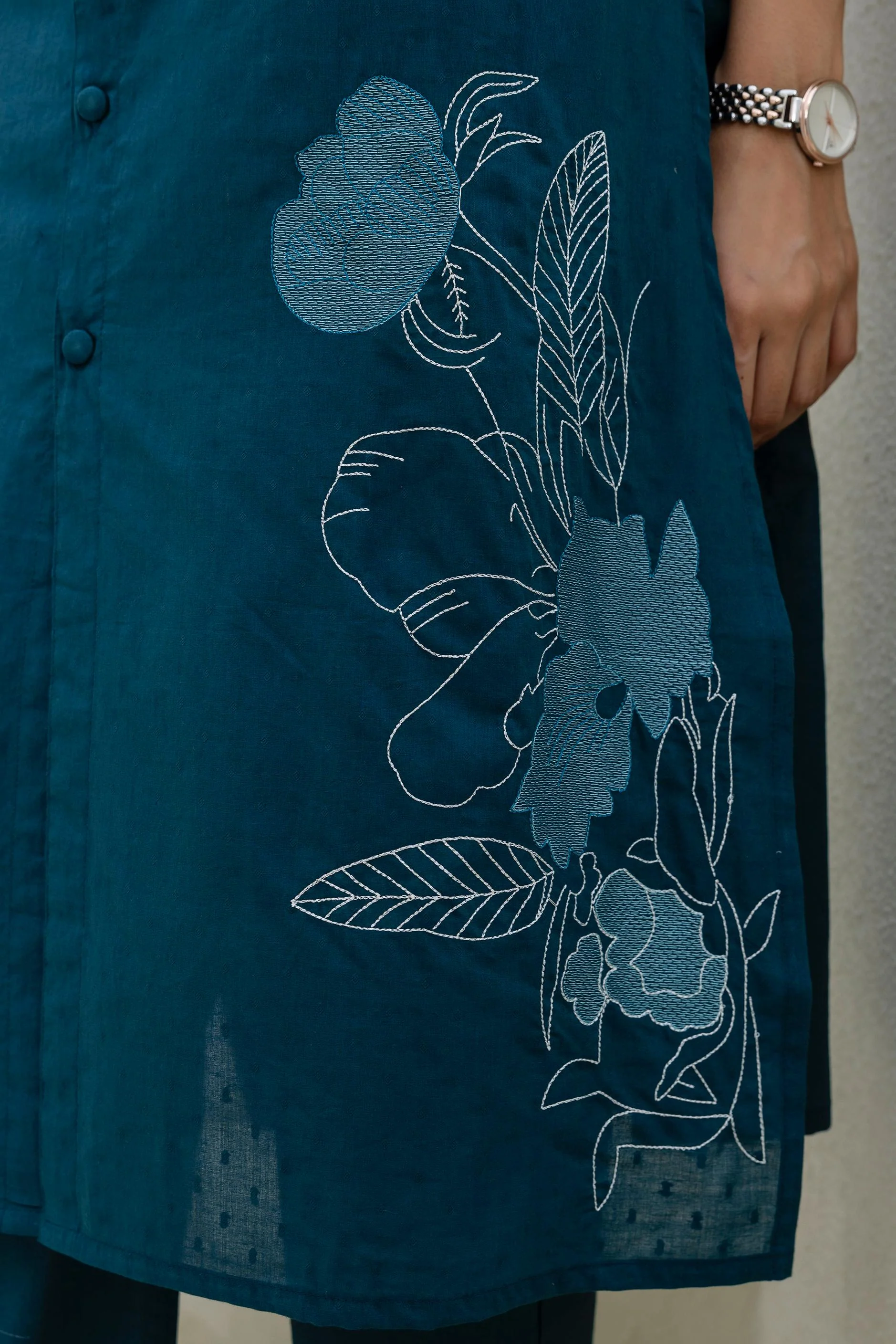 Mokabara Fern Embroidered Cotton Kurta Pant Set - Image 9