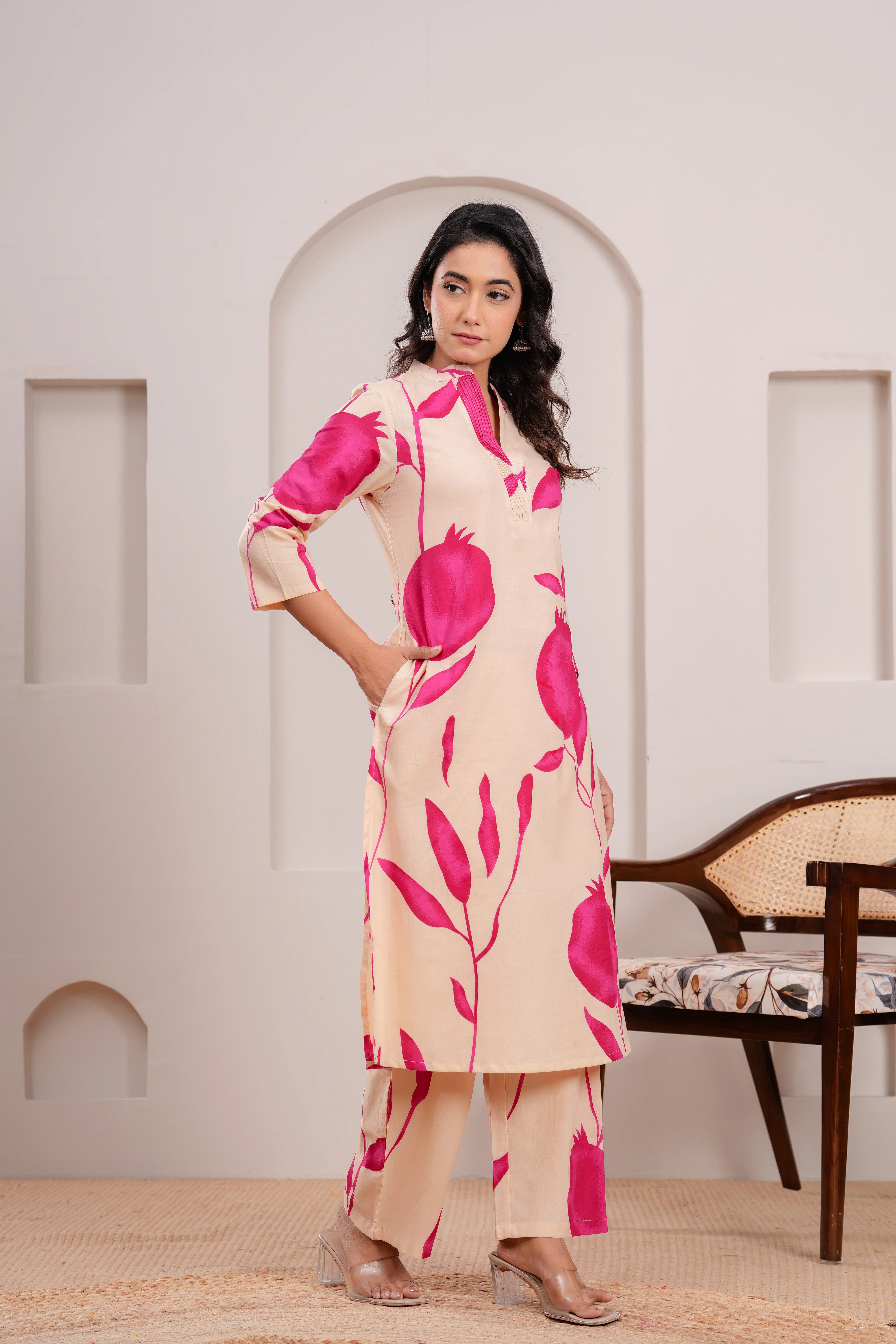 Maurya Bubblegum Printed Kurta Pant set - Image 5