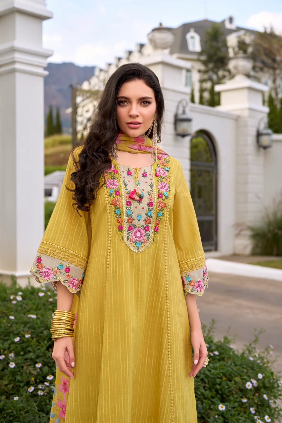 Akya Amber Embroidery Suit Set - Image 2