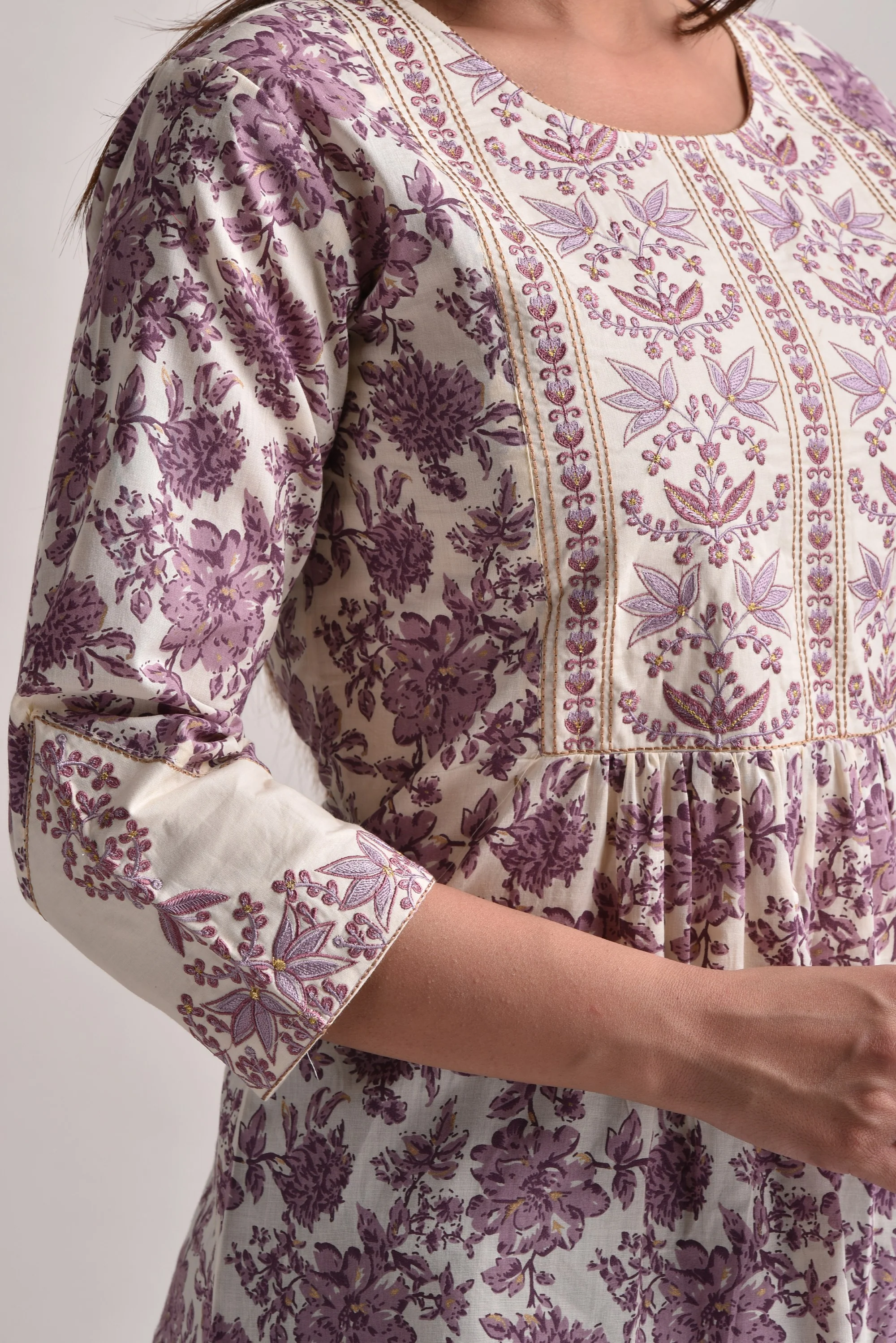 Hiya Swan Embroidered Cotton Top - Image 4