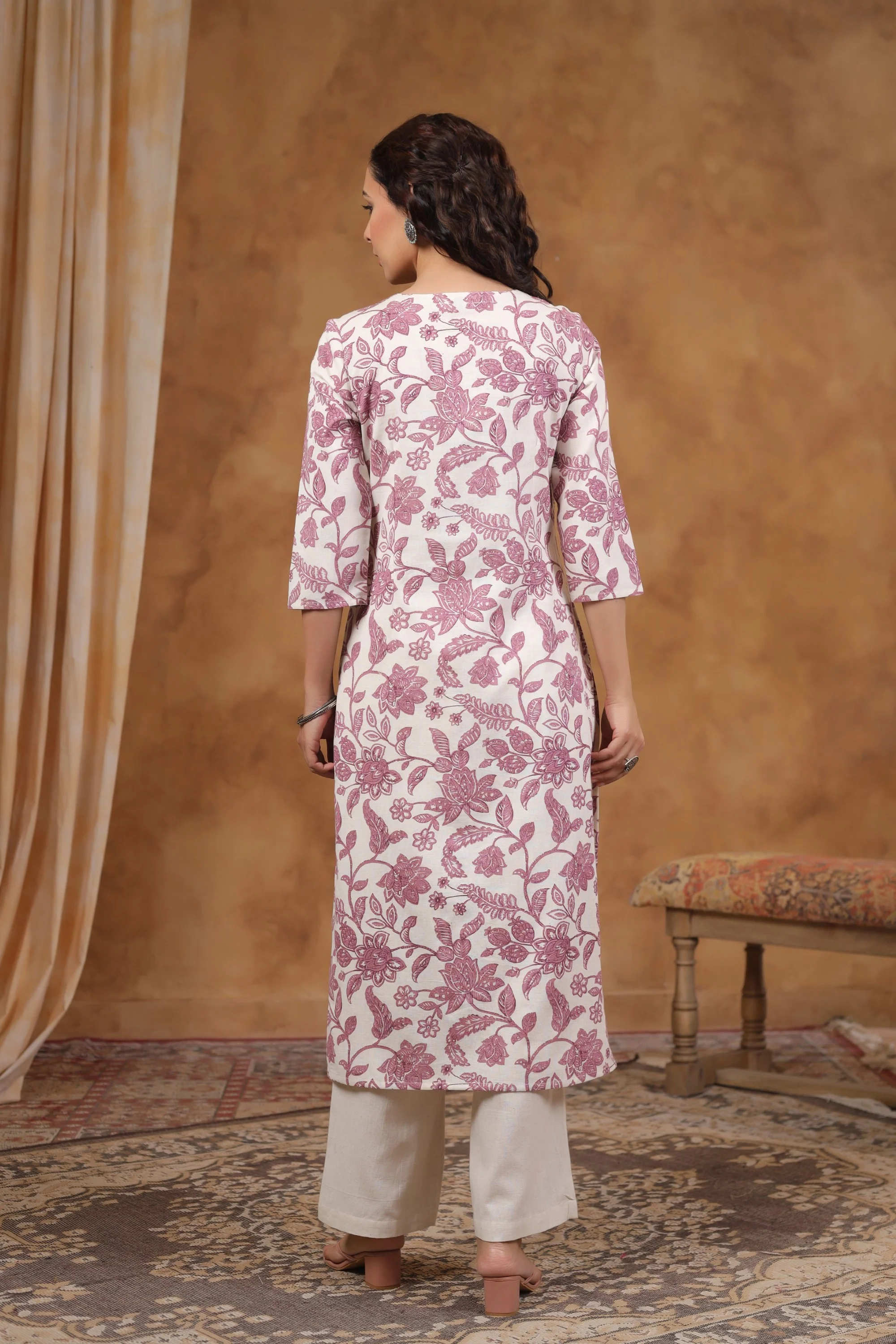 RAAGVI BLOOM PRINTED COTTON KURTA PANT SET - Image 3
