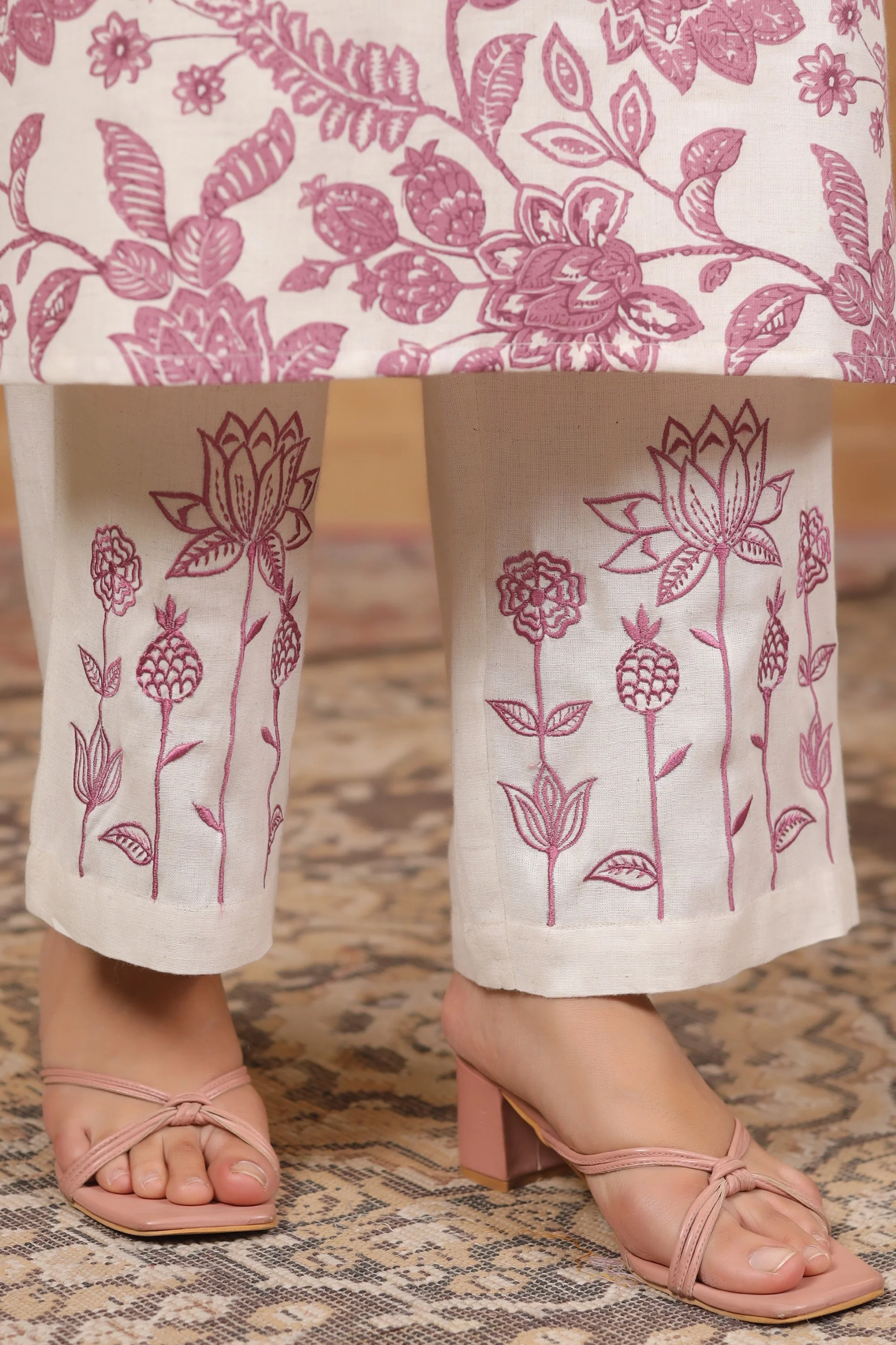 RAAGVI BLOOM PRINTED COTTON KURTA PANT SET - Image 5