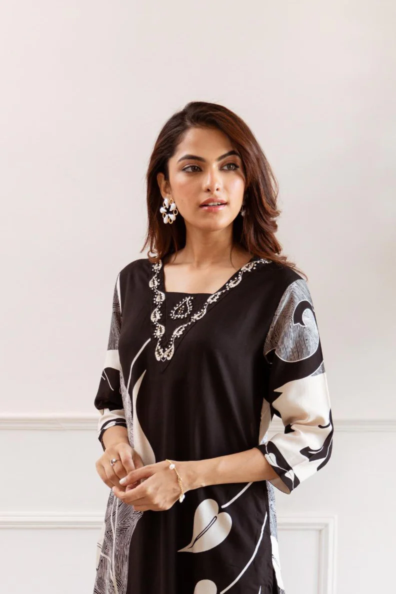Jagdeep Jet Printed Kurta Pant Set - Image 2