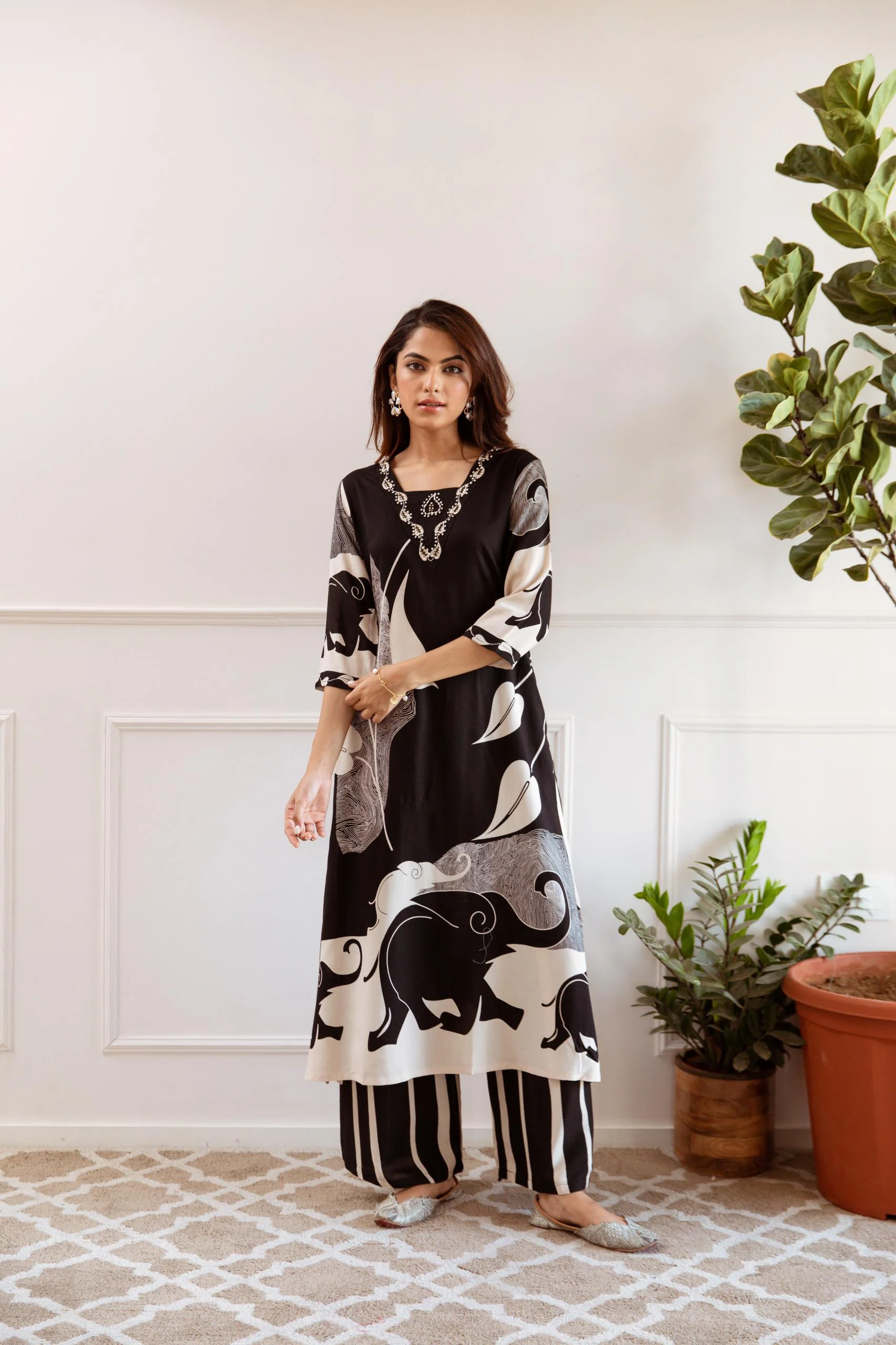 Jagdeep Jet Printed Kurta Pant Set - Image 6