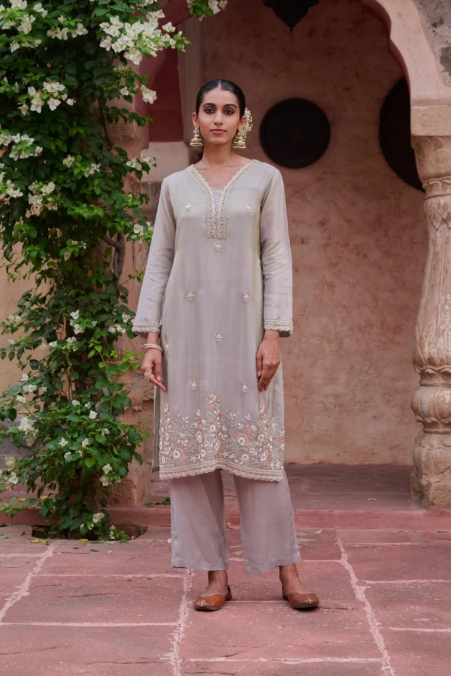 Gaurisha ash full work suit set - Image 3