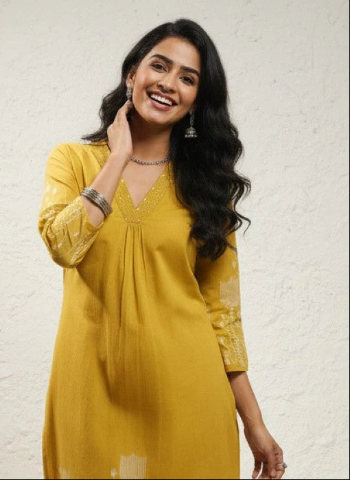 Krystle Amber Printed Kurta Pant Set - Image 2
