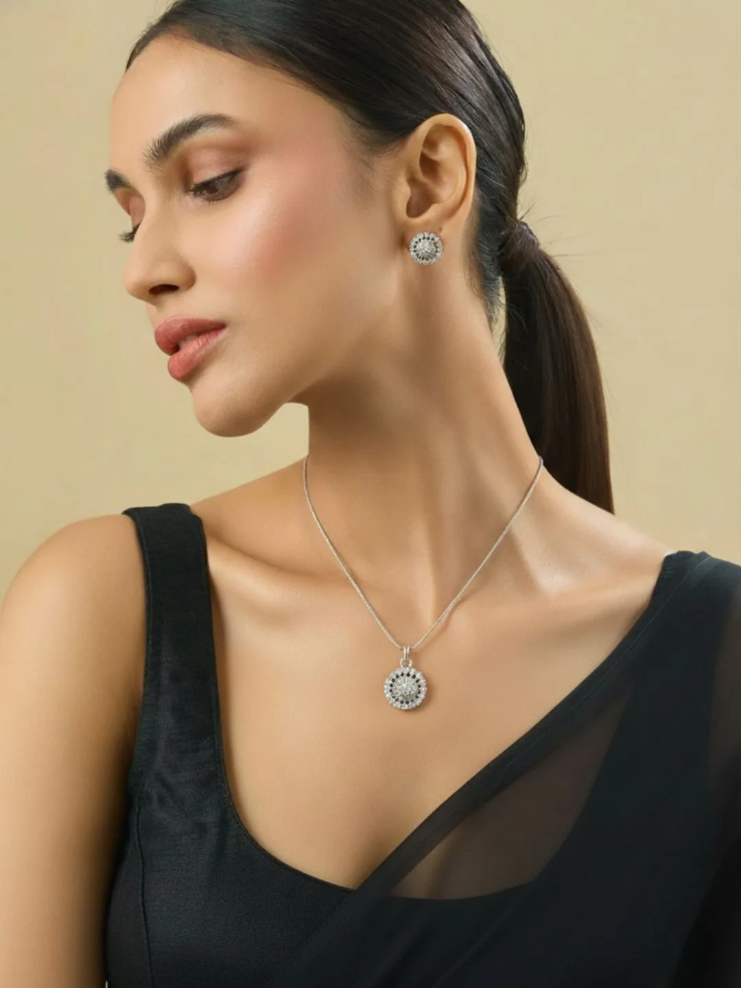 ANTAARA SUN DIAMOND EARINGS AND PENDANT SET - Image 10