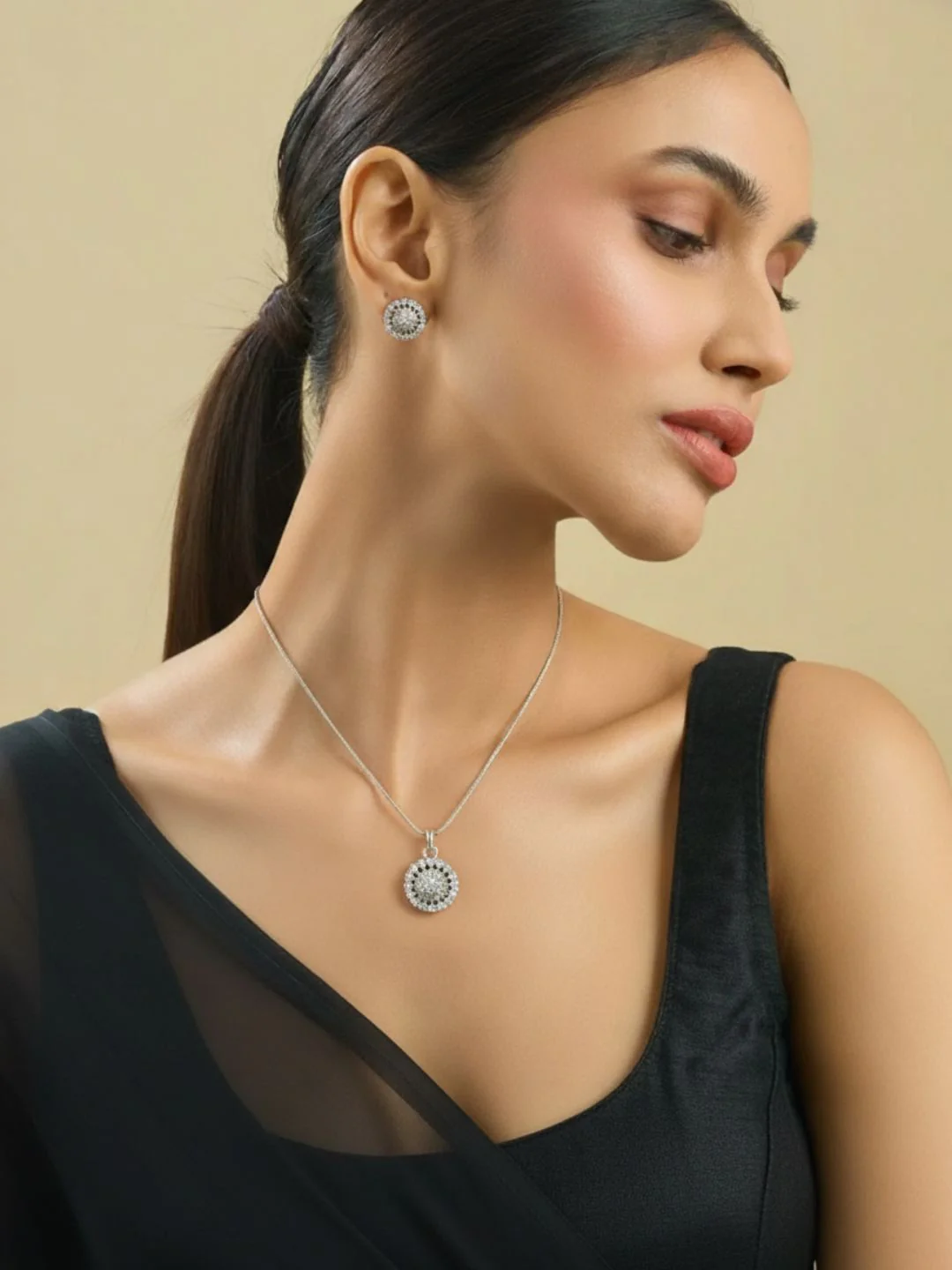 ANTAARA SUN DIAMOND EARINGS AND PENDANT SET - Image 12