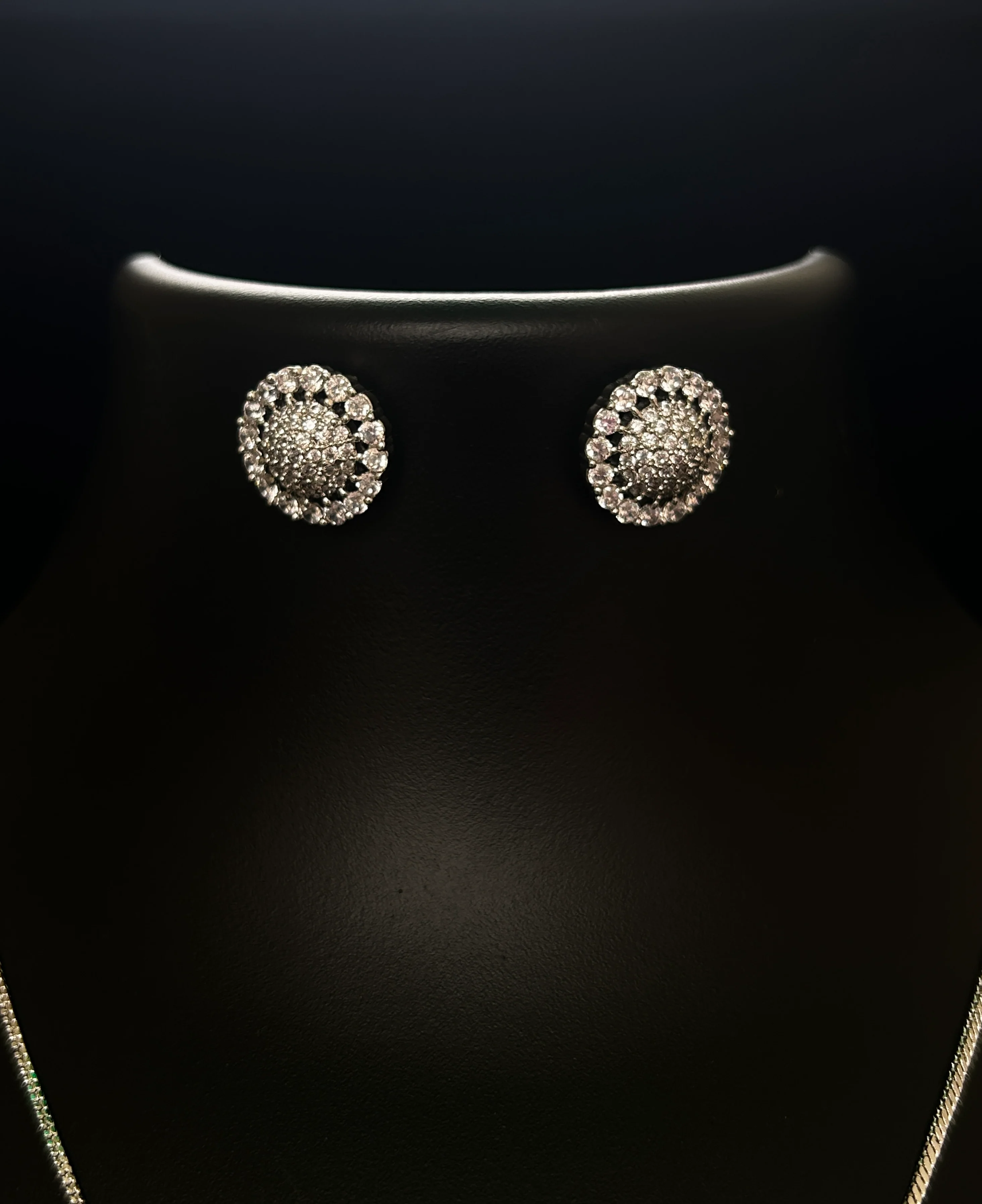 ANTAARA SUN DIAMOND EARINGS AND PENDANT SET - Image 16