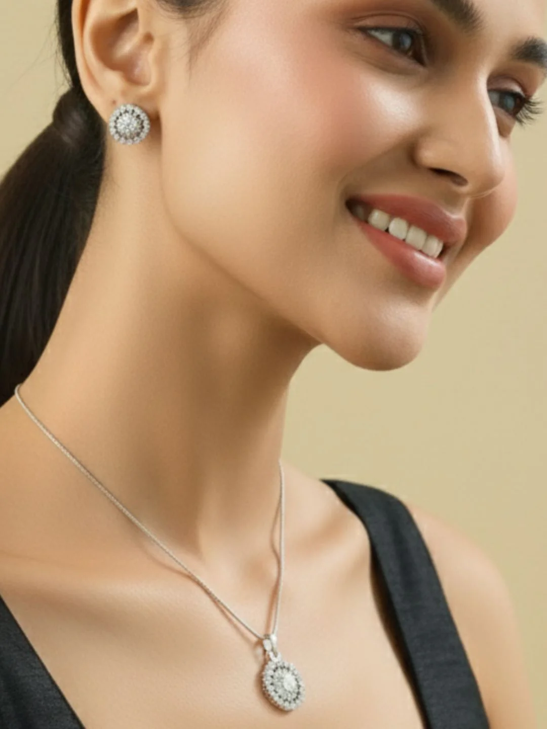 ANTAARA SUN DIAMOND EARINGS AND PENDANT SET - Image 9