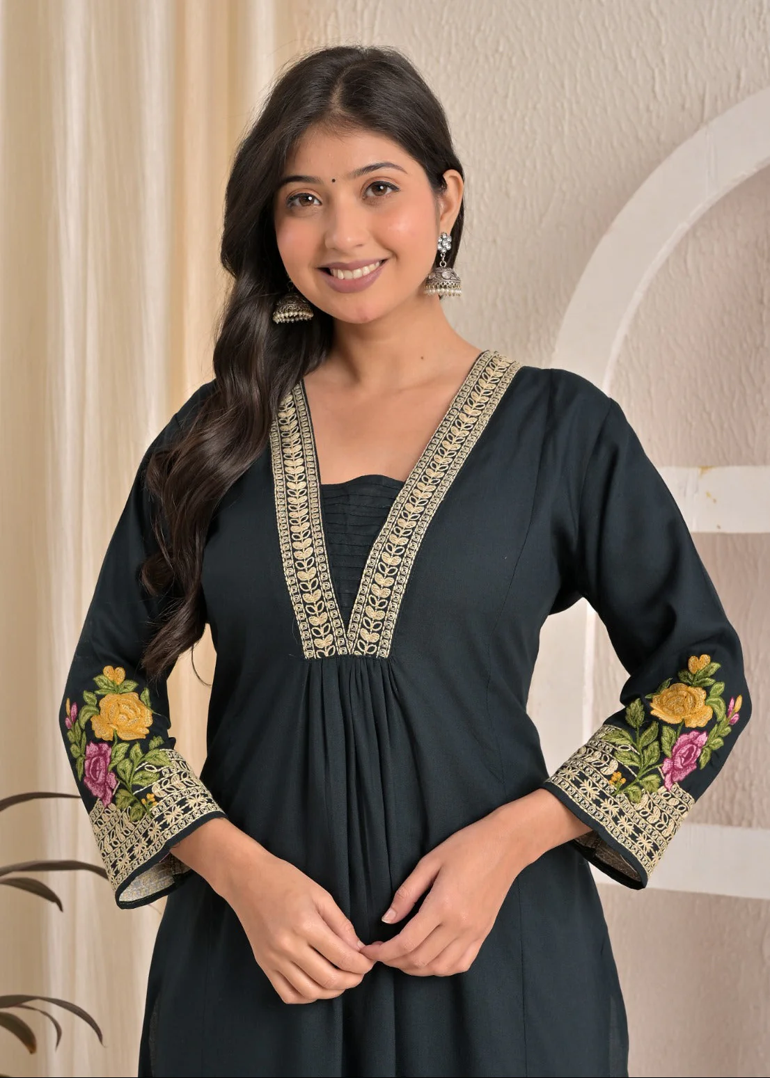 Chandri Casal Embroidered Kurta Pant Set - Image 2