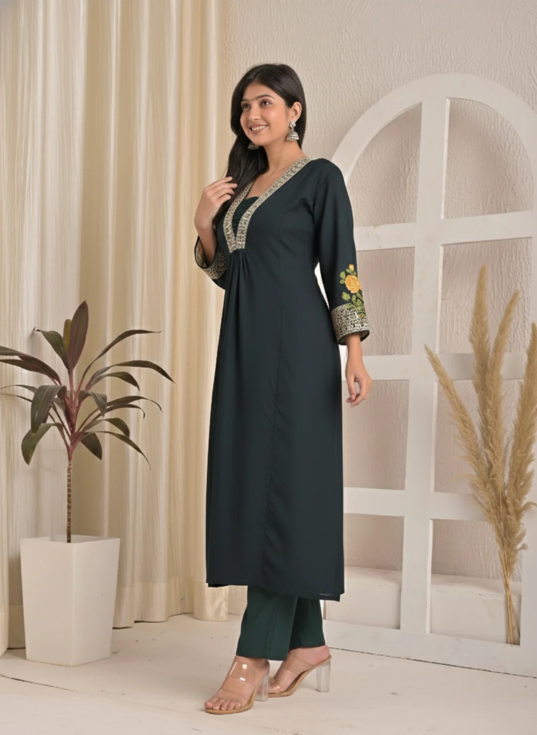 Chandri Casal Embroidered Kurta Pant Set - Image 3