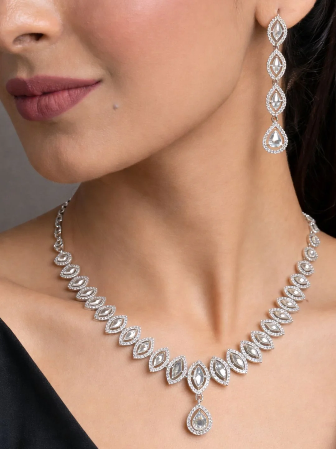 Alankrita Diamond Necklace with Earings - Image 2